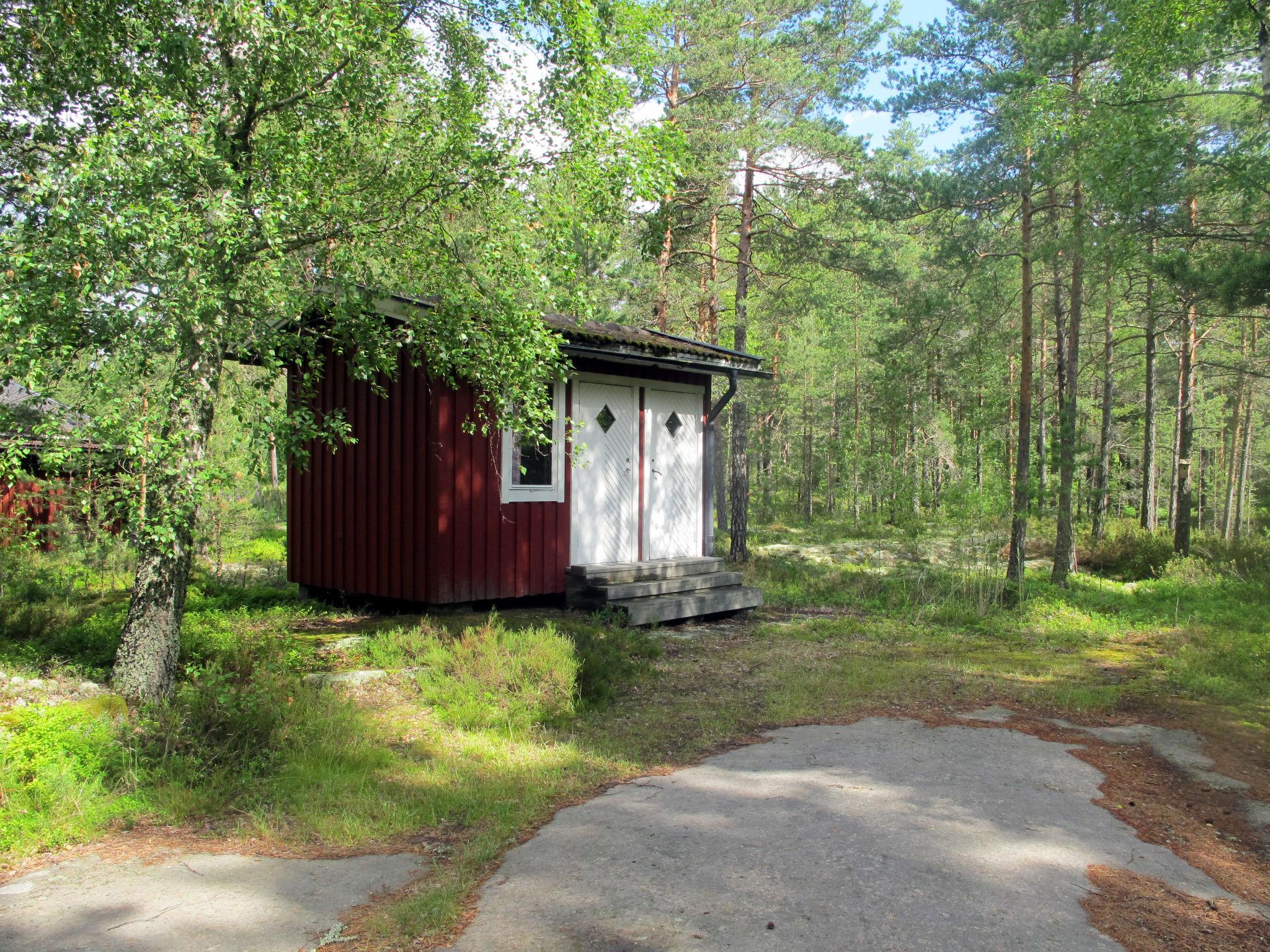 Foto 11 - Casa con 2 camere da letto a Karlstad con giardino e terrazza