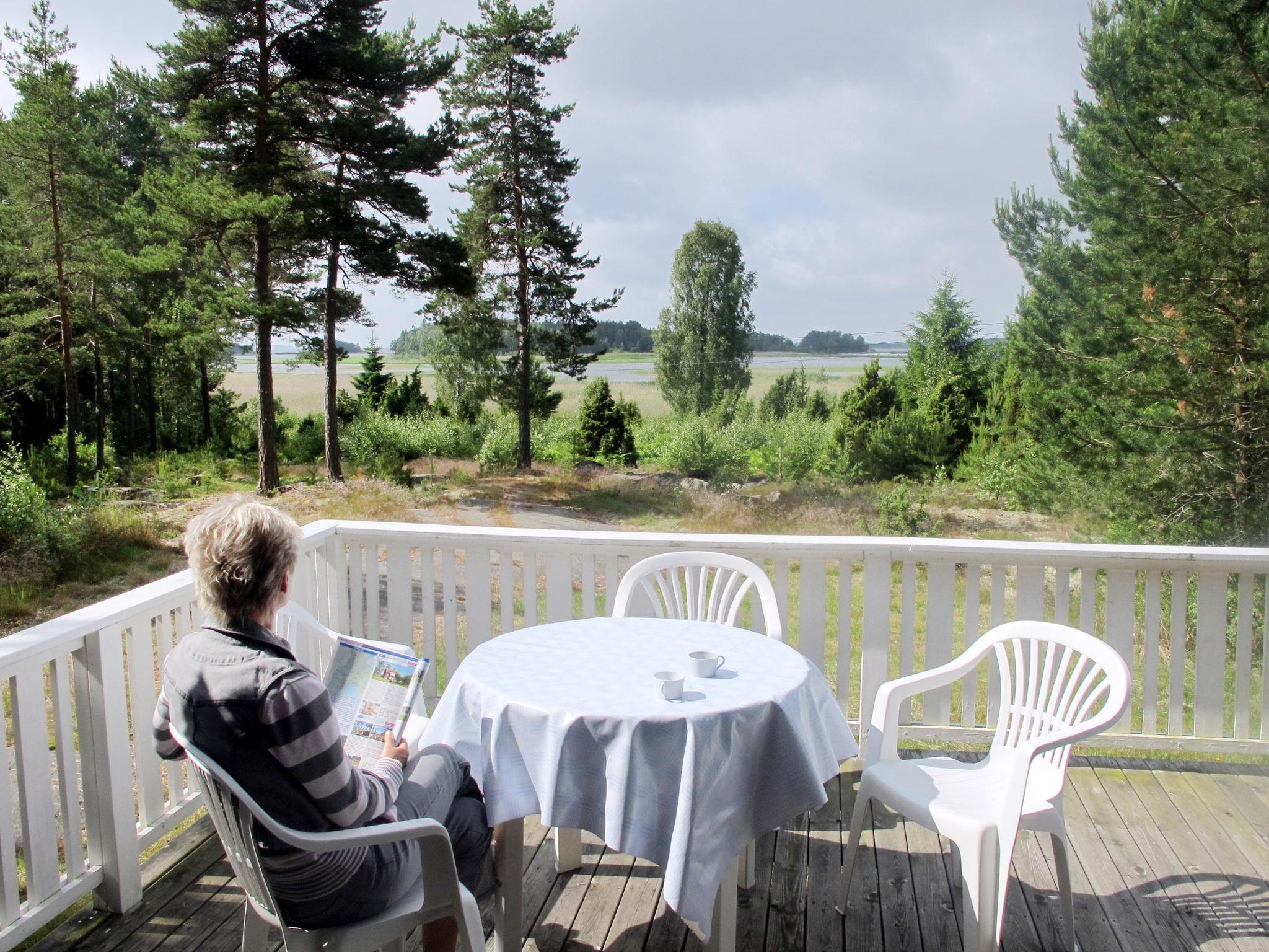 Photo 6 - Maison de 2 chambres à Karlstad avec jardin et terrasse