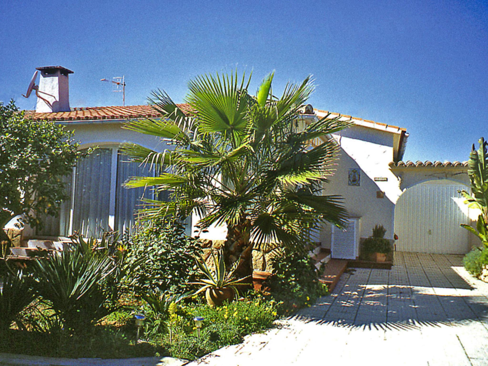 Photo 1 - Maison de 2 chambres à Dénia avec jardin et vues à la mer