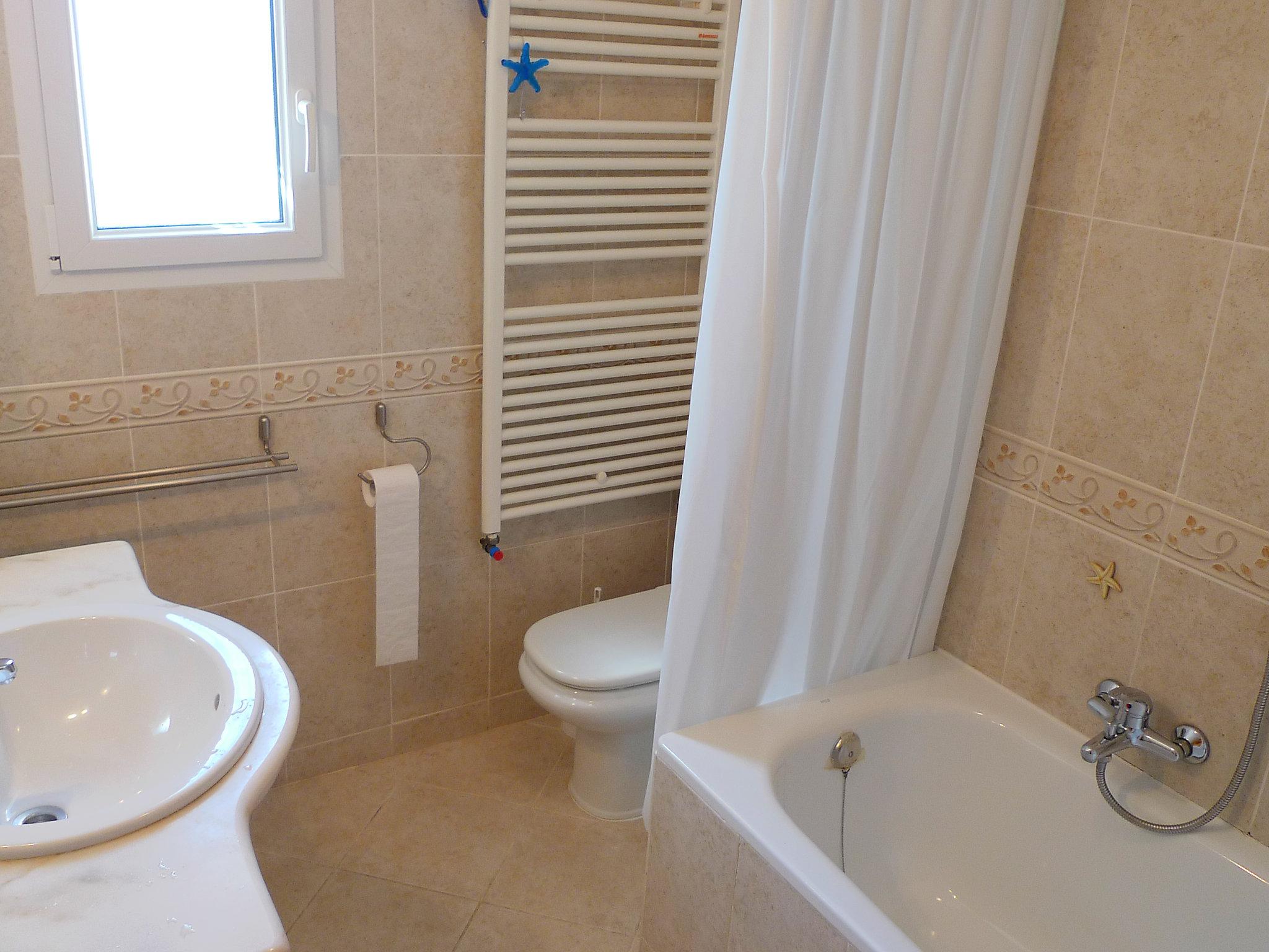 Photo 11 - 2 bedroom House in Dénia with garden and sea view