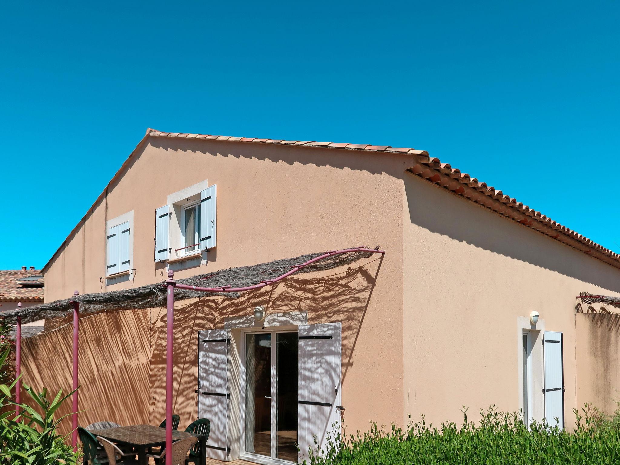 Photo 2 - Maison de 3 chambres à Tourrettes avec piscine et terrasse