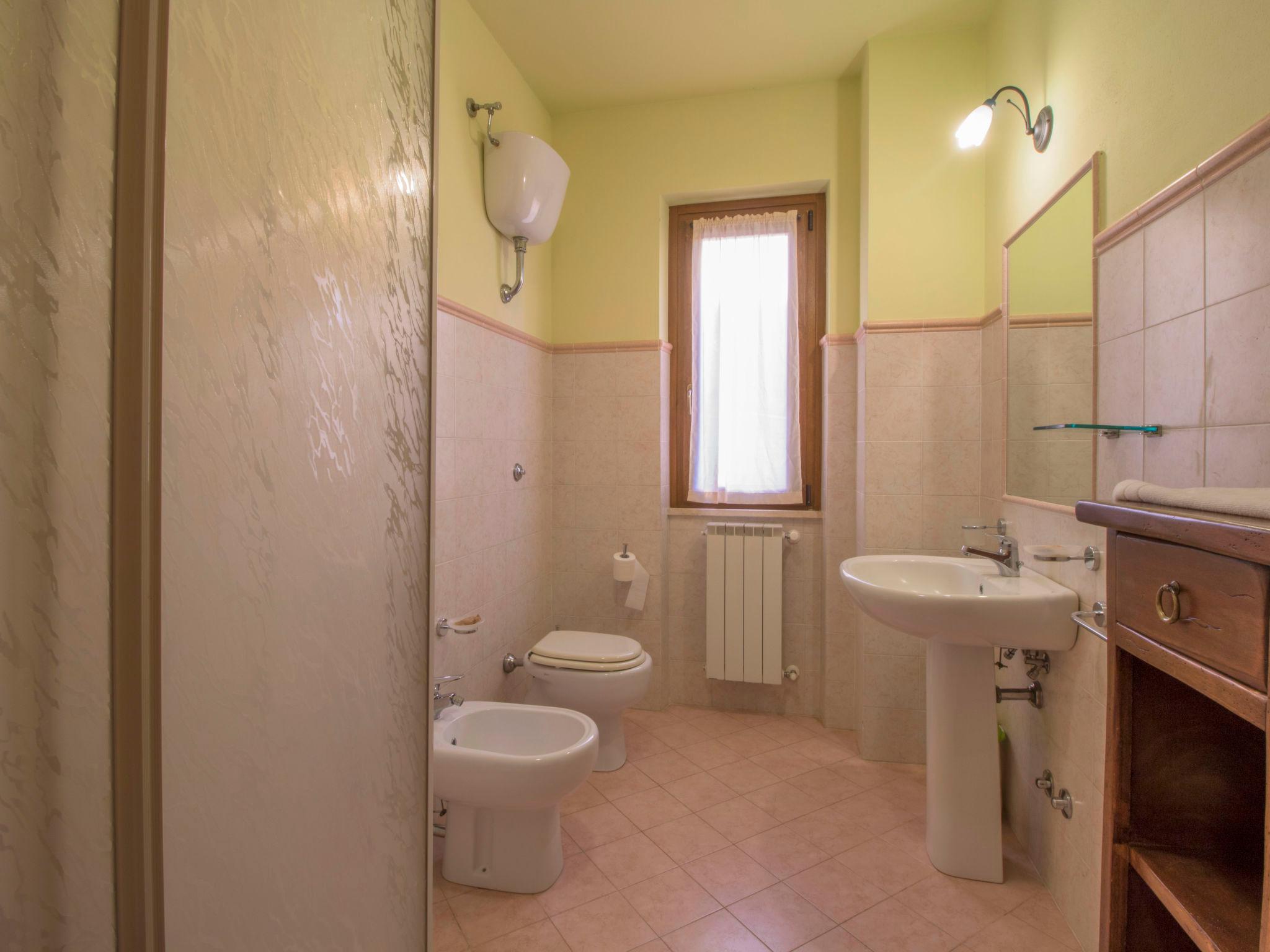 Photo 16 - 2 bedroom Apartment in Sorano with swimming pool and garden