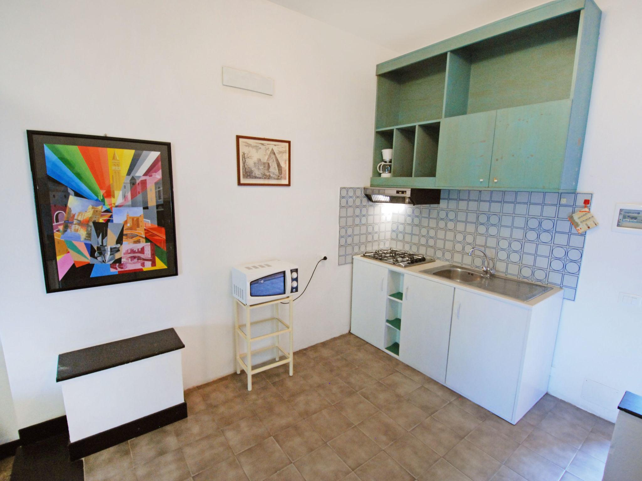 Photo 3 - 2 bedroom Apartment in Rosolina with garden and terrace