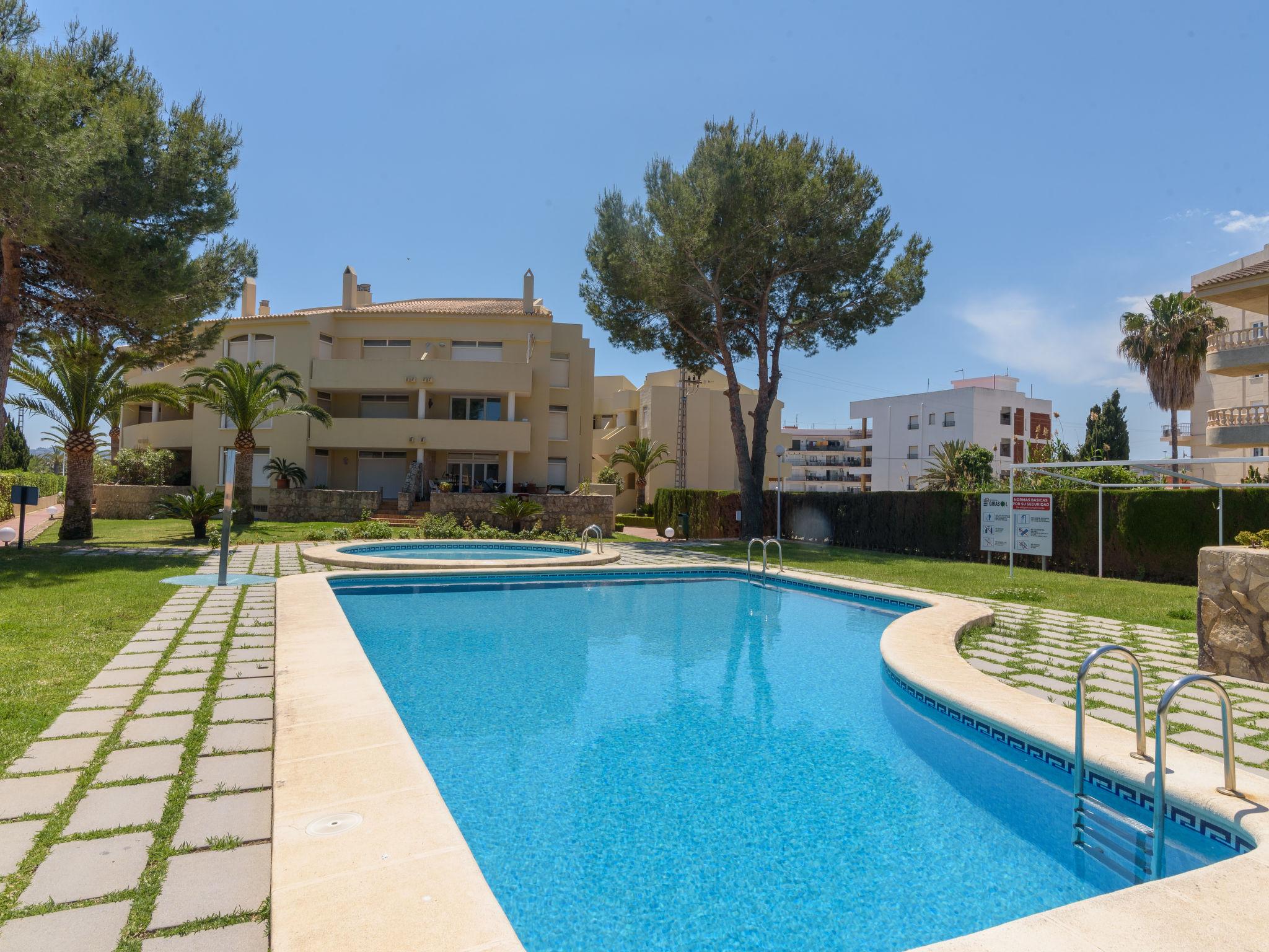 Foto 1 - Appartamento con 2 camere da letto a Jávea con piscina e giardino