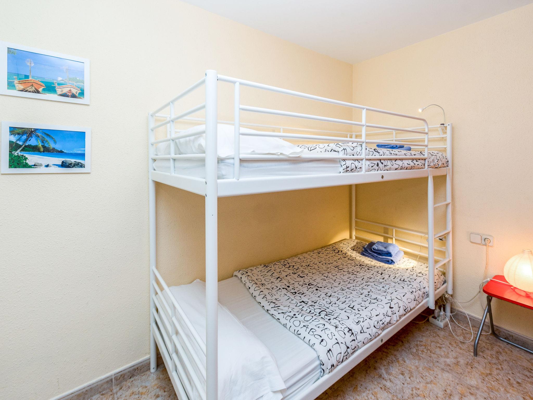 Foto 12 - Apartment mit 3 Schlafzimmern in Barcelona