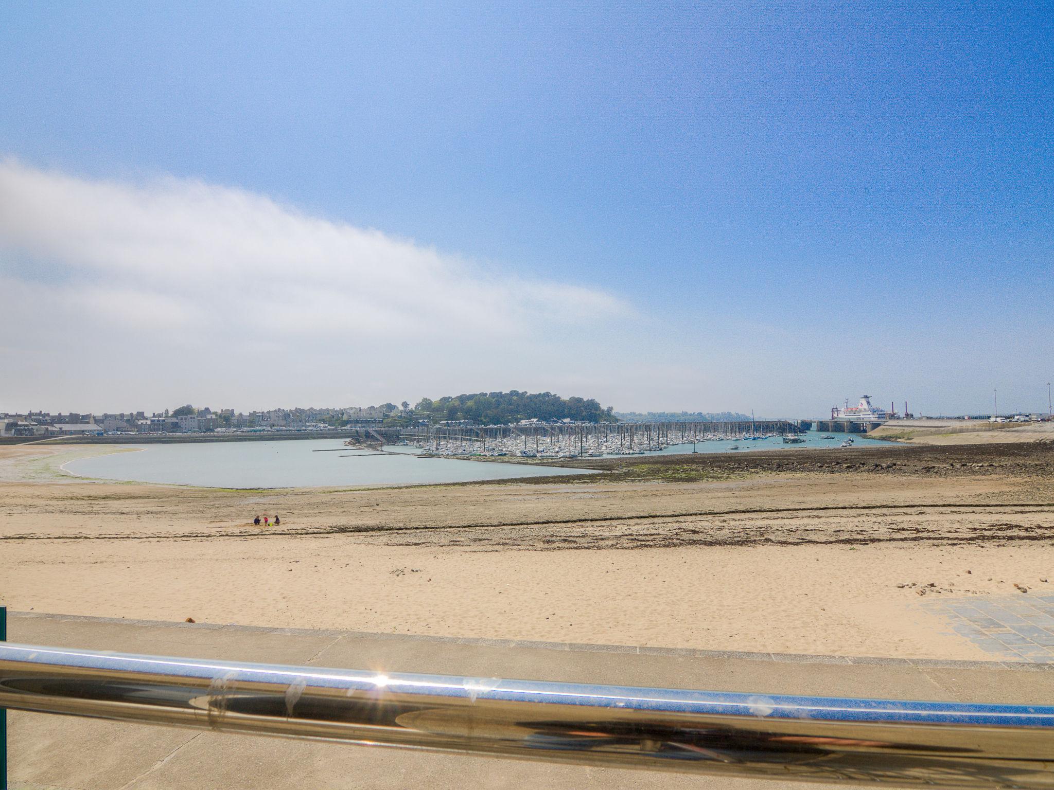 Foto 5 - Appartamento con 1 camera da letto a Saint-Malo con vista mare