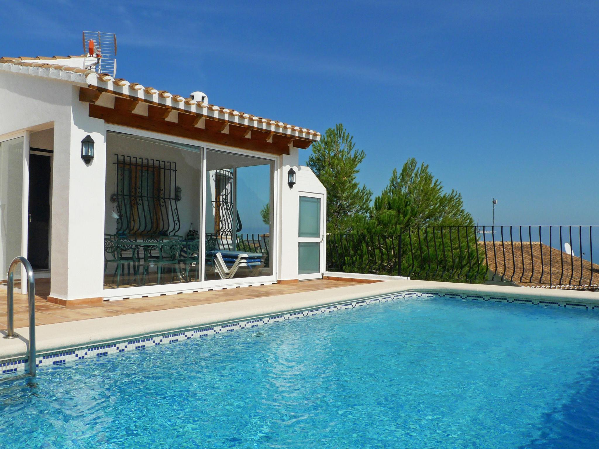 Foto 1 - Casa de 3 quartos em Dénia com piscina privada e vistas do mar