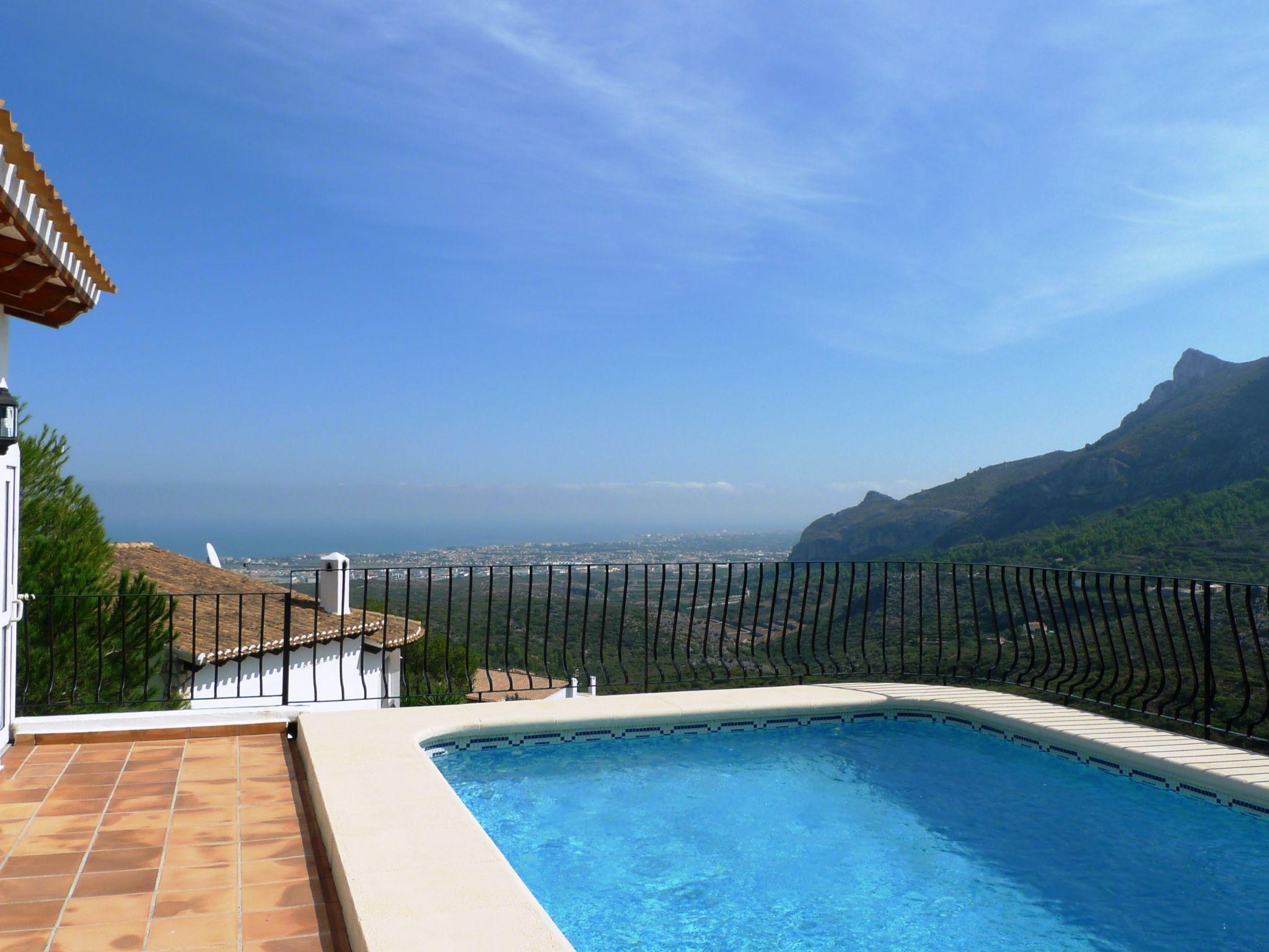 Foto 2 - Casa de 3 habitaciones en Dénia con piscina privada y vistas al mar