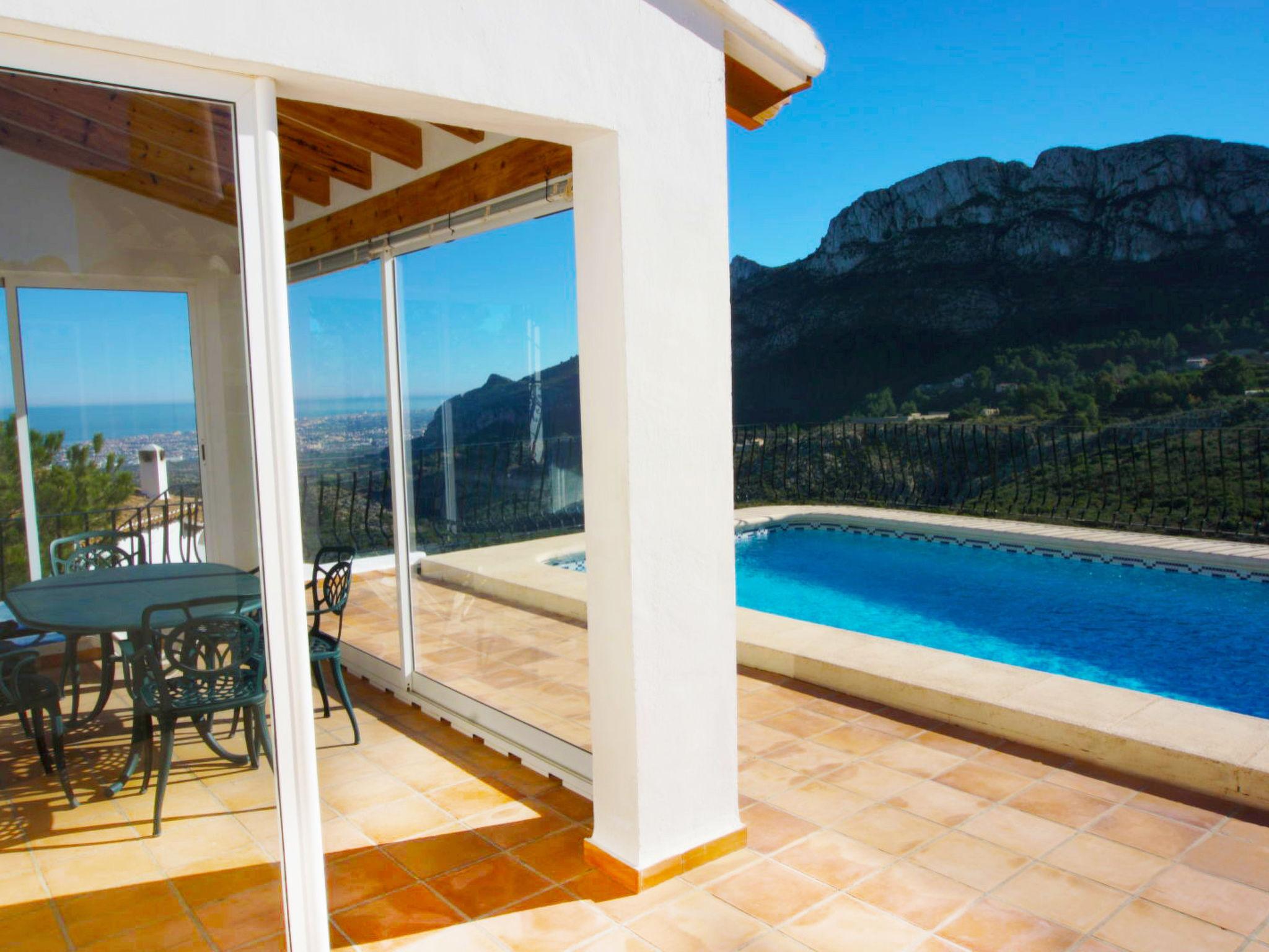 Foto 3 - Casa de 3 quartos em Dénia com piscina privada e terraço