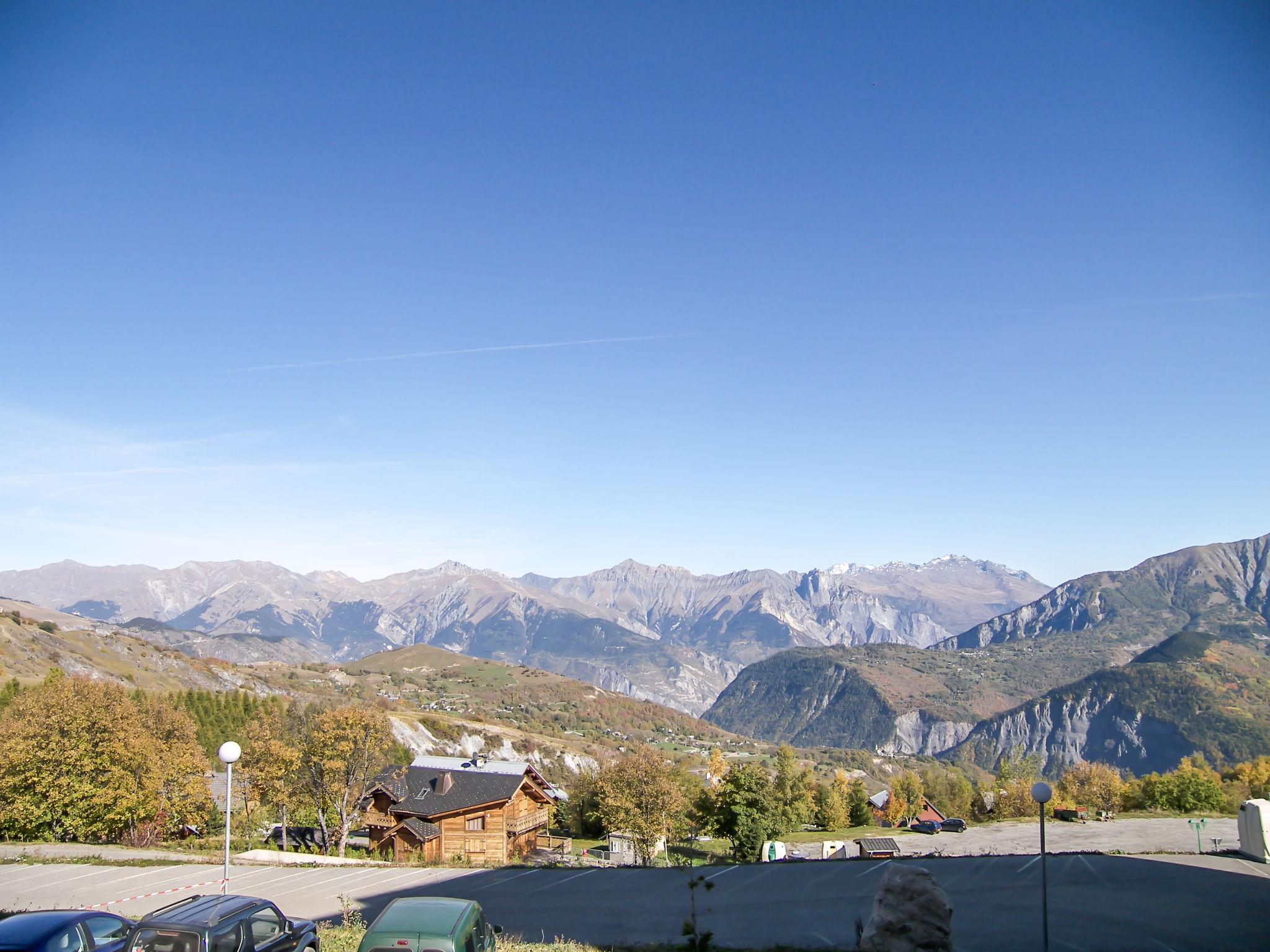 Foto 15 - Appartamento con 1 camera da letto a Villarembert con piscina e vista sulle montagne