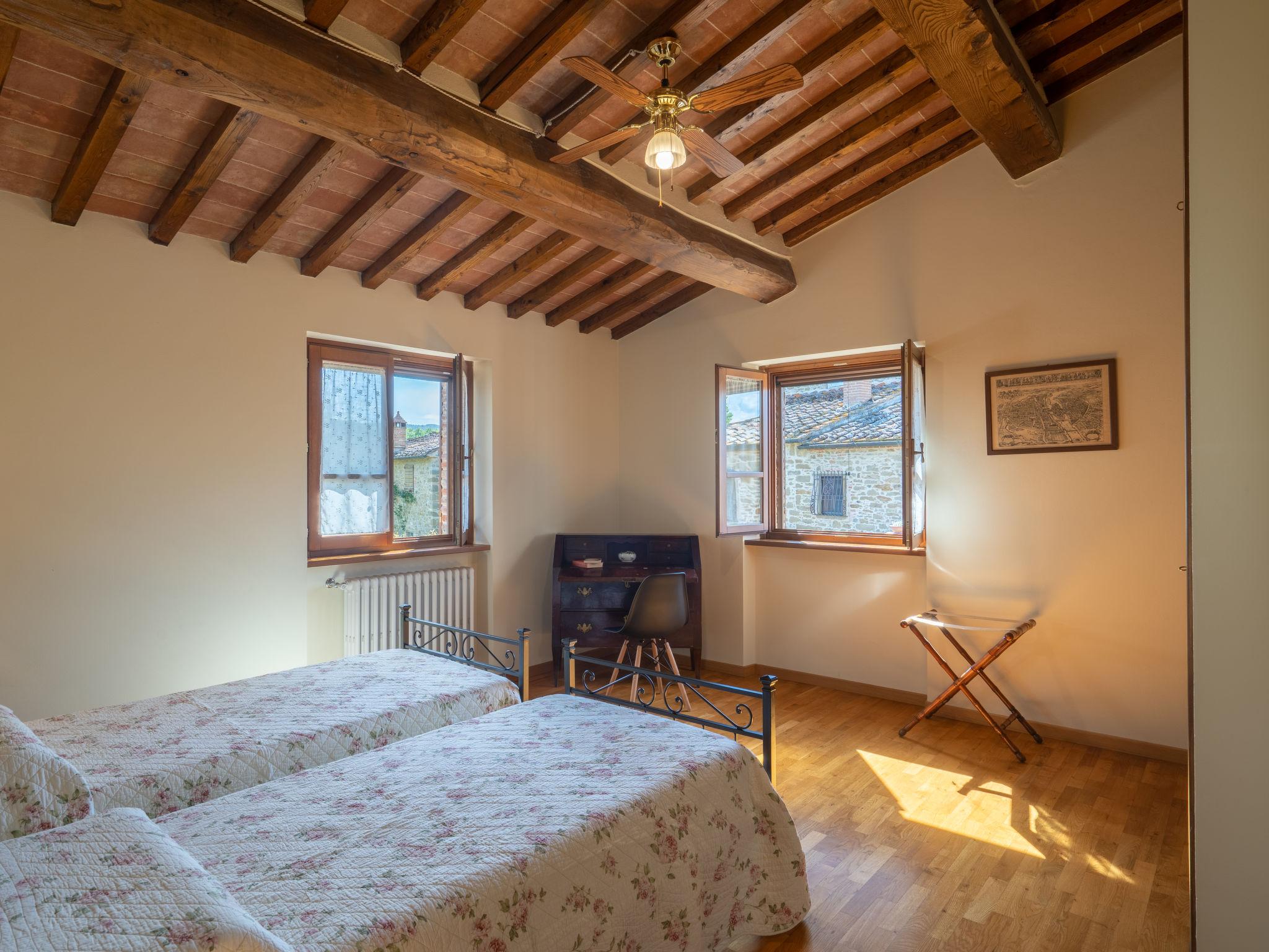 Photo 39 - 5 bedroom House in Civitella in Val di Chiana with private pool and garden