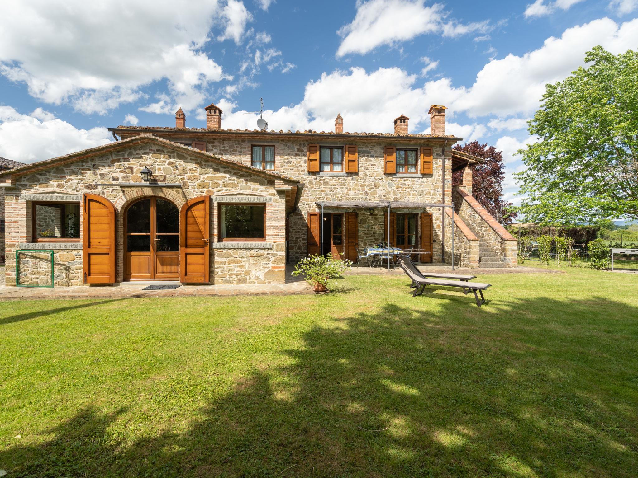 Foto 45 - Haus mit 5 Schlafzimmern in Civitella in Val di Chiana mit privater pool und garten