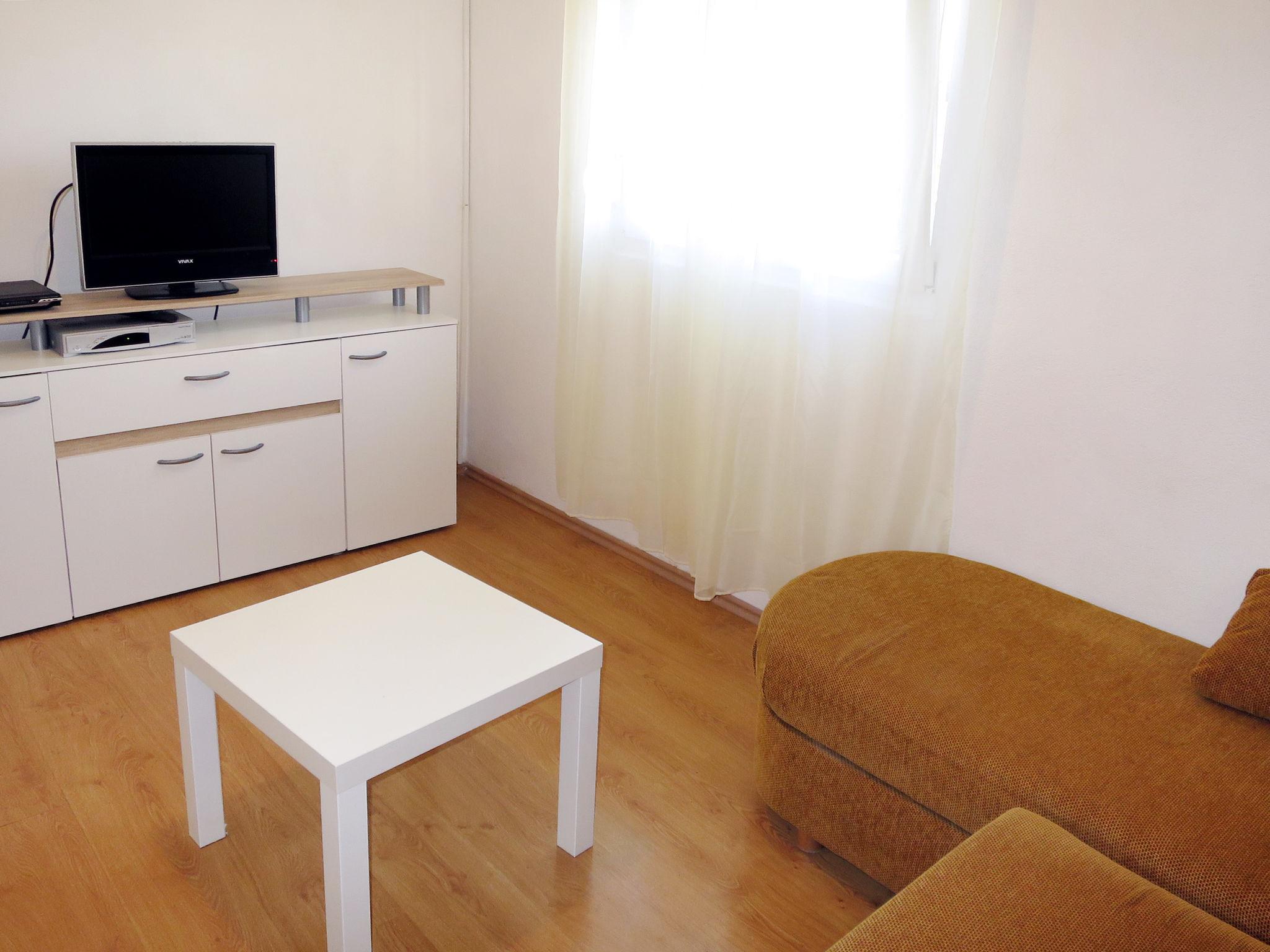 Foto 3 - Appartamento con 1 camera da letto a Trogir con vista mare