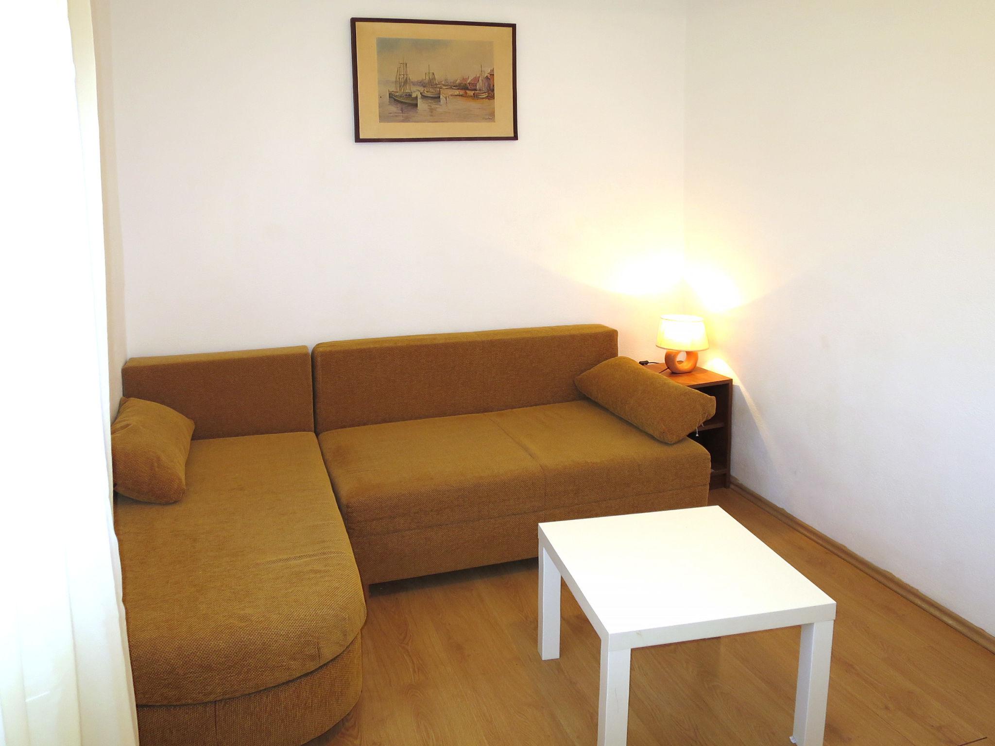 Foto 4 - Appartamento con 1 camera da letto a Trogir con vista mare