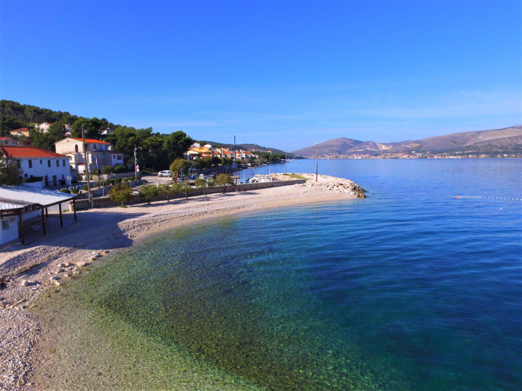 Foto 10 - Apartamento de 1 habitación en Trogir con vistas al mar