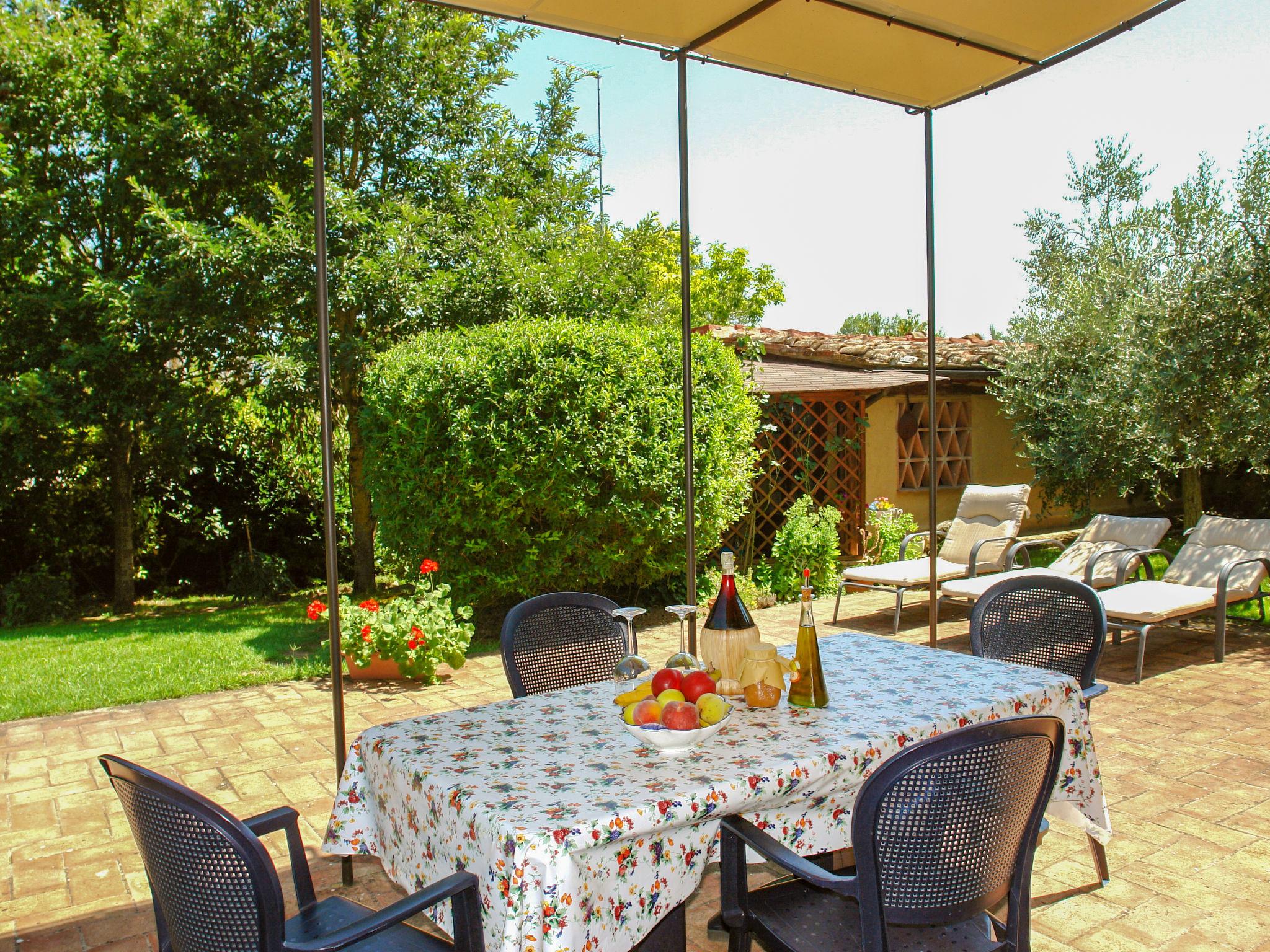 Photo 13 - 6 bedroom House in Castellina in Chianti with private pool and garden