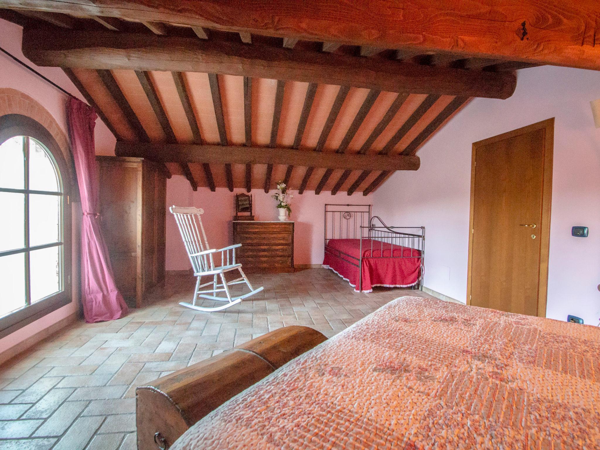 Photo 18 - 6 bedroom House in Castellina in Chianti with private pool and garden