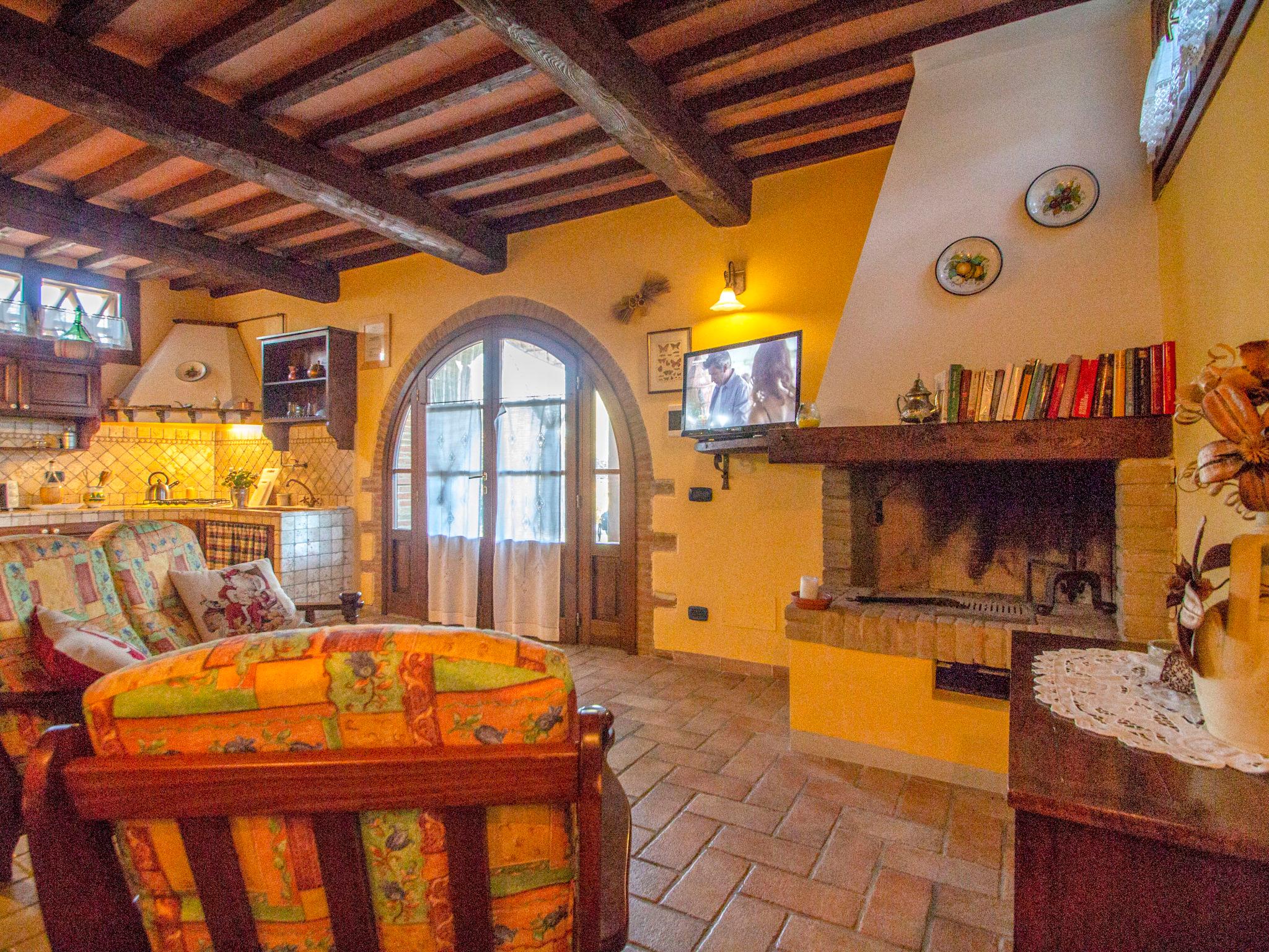 Photo 8 - 6 bedroom House in Castellina in Chianti with private pool and garden