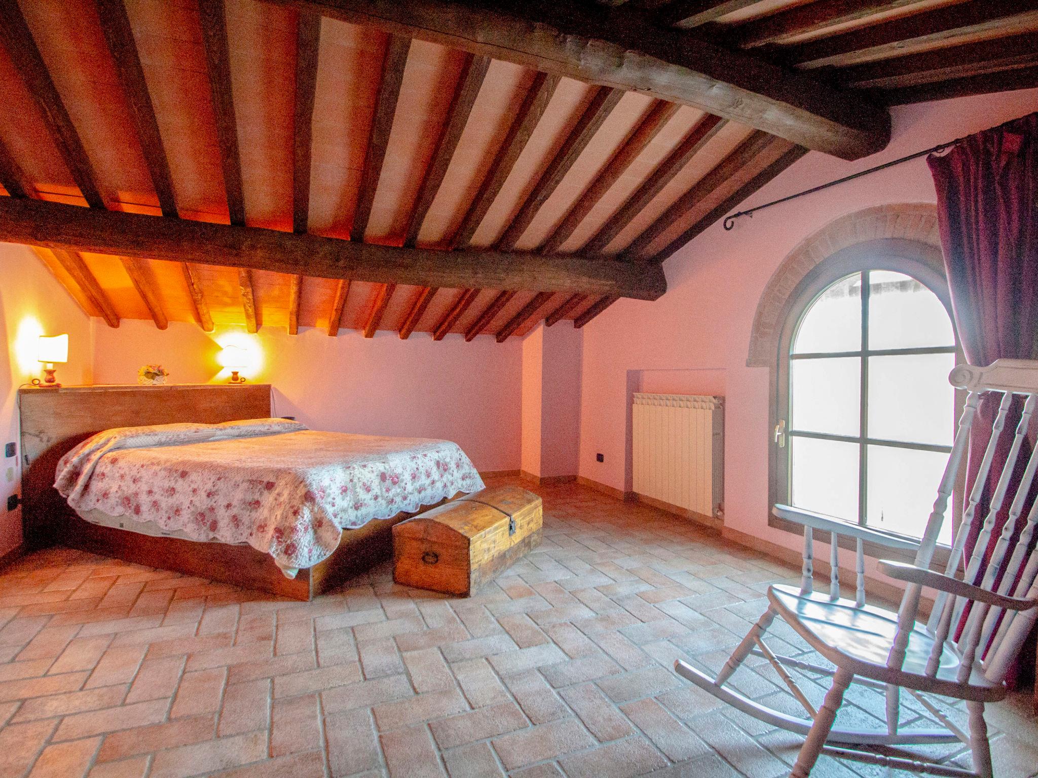 Photo 17 - 6 bedroom House in Castellina in Chianti with private pool and garden