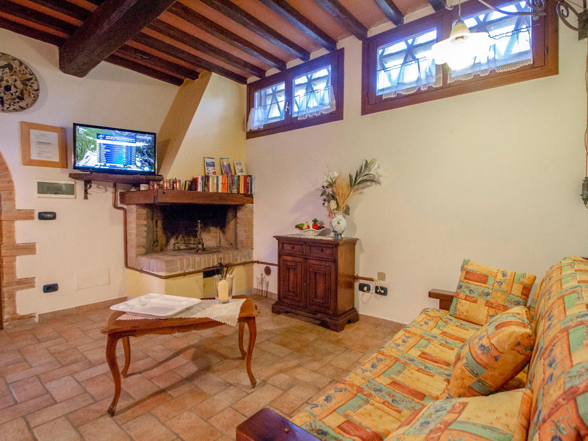 Photo 26 - 6 bedroom House in Castellina in Chianti with private pool and garden