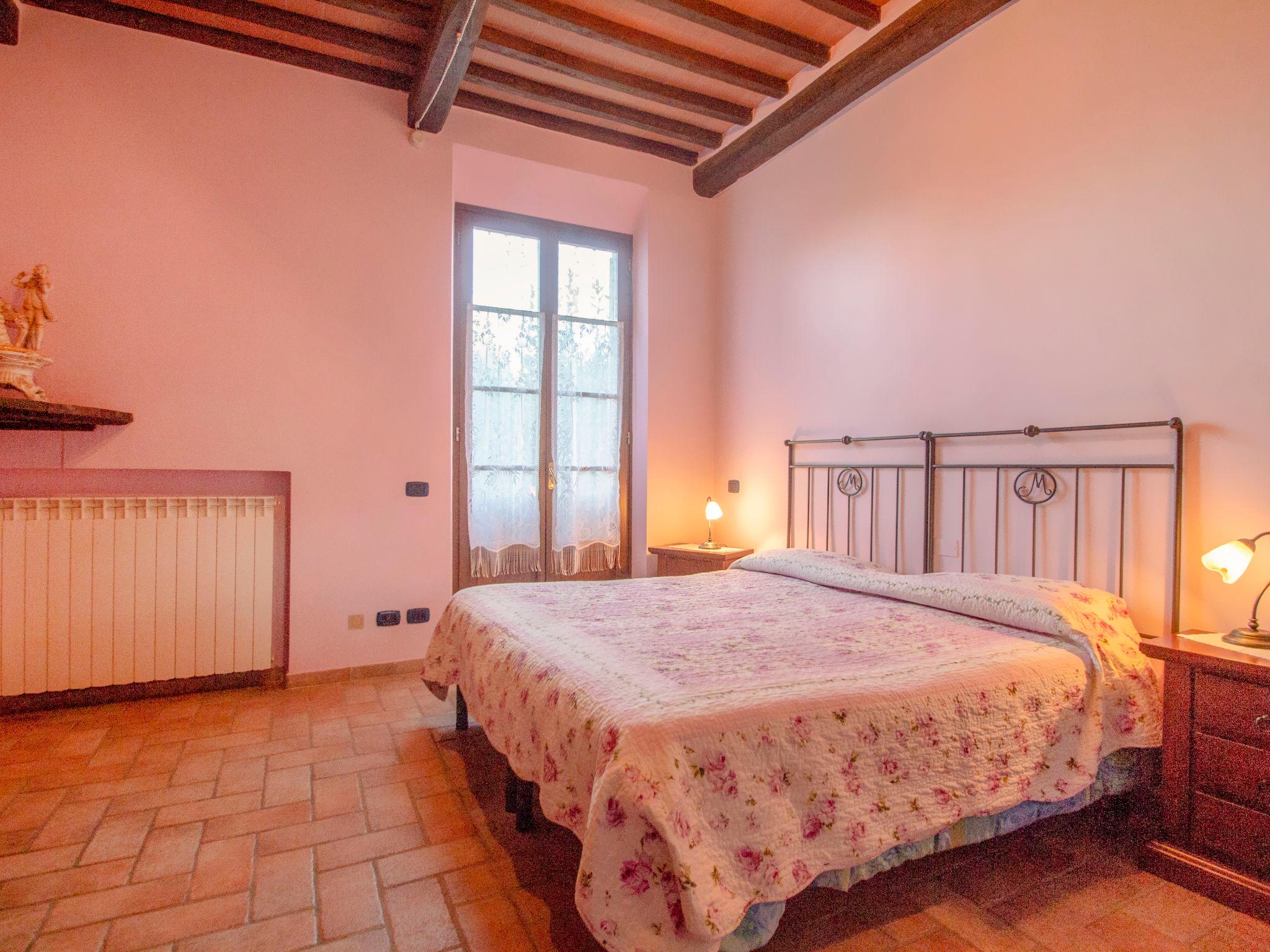 Photo 5 - 6 bedroom House in Castellina in Chianti with private pool and garden