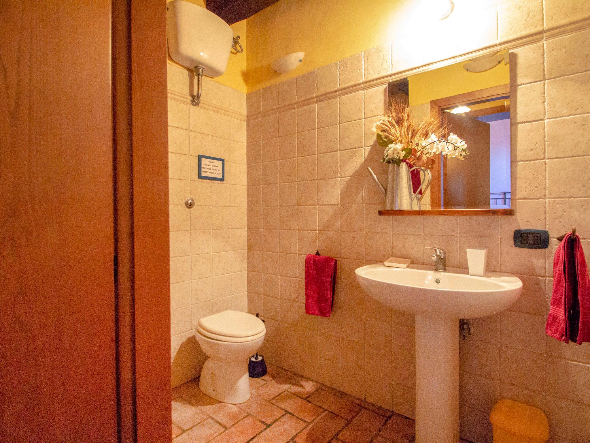 Photo 6 - 6 bedroom House in Castellina in Chianti with private pool and garden