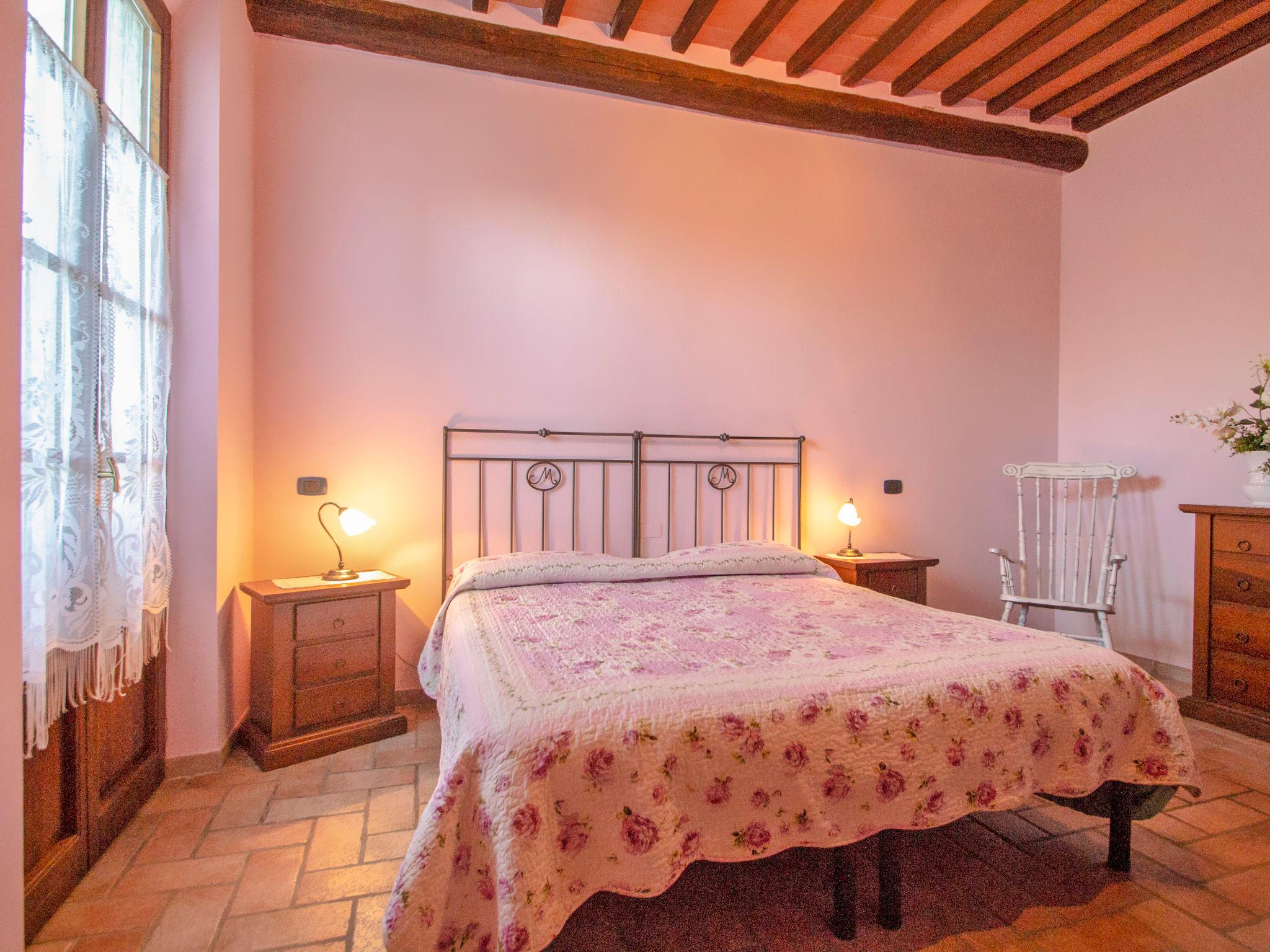 Photo 15 - 6 bedroom House in Castellina in Chianti with private pool and garden