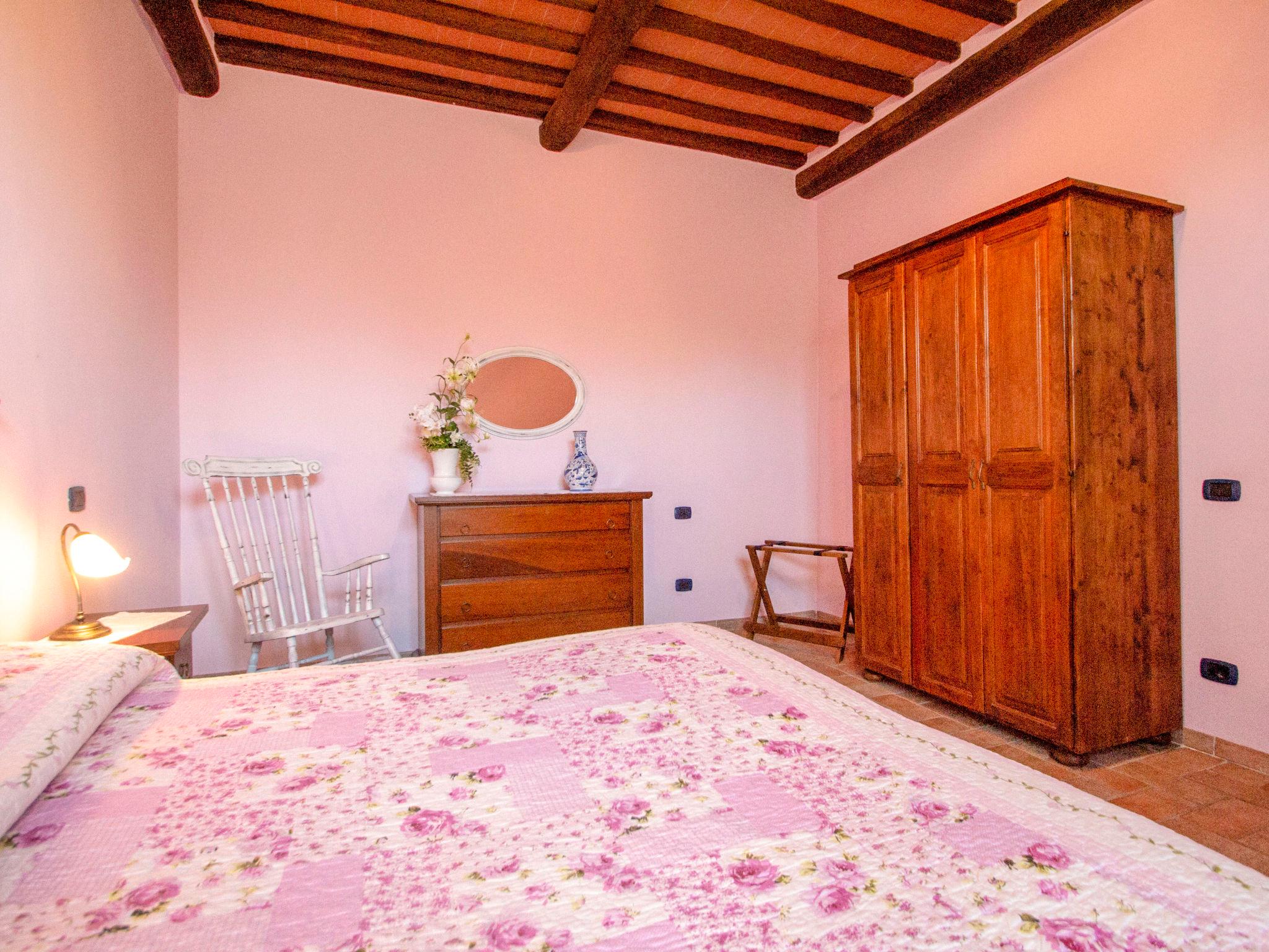 Photo 16 - 6 bedroom House in Castellina in Chianti with private pool and garden