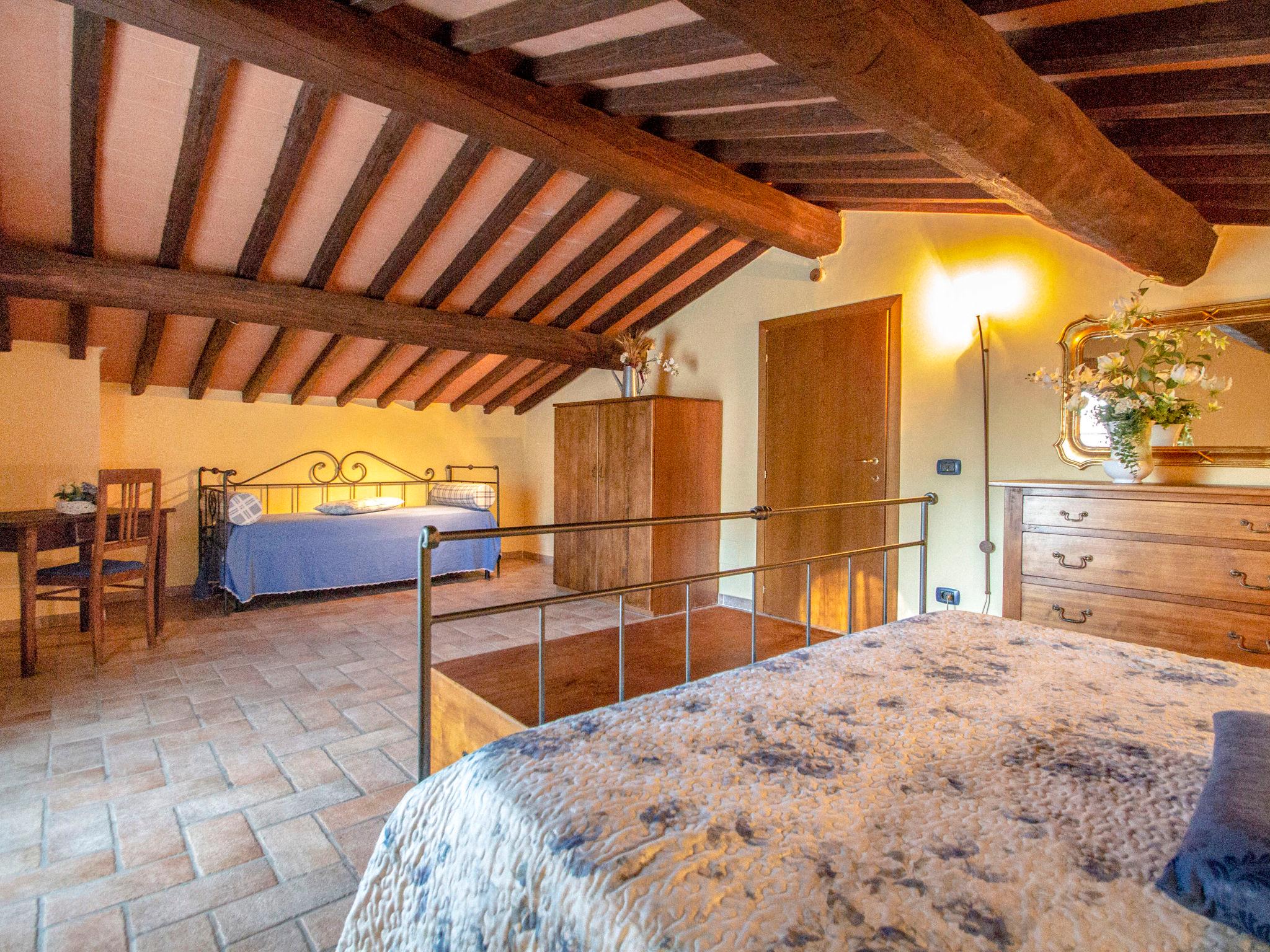 Photo 35 - 6 bedroom House in Castellina in Chianti with private pool and garden