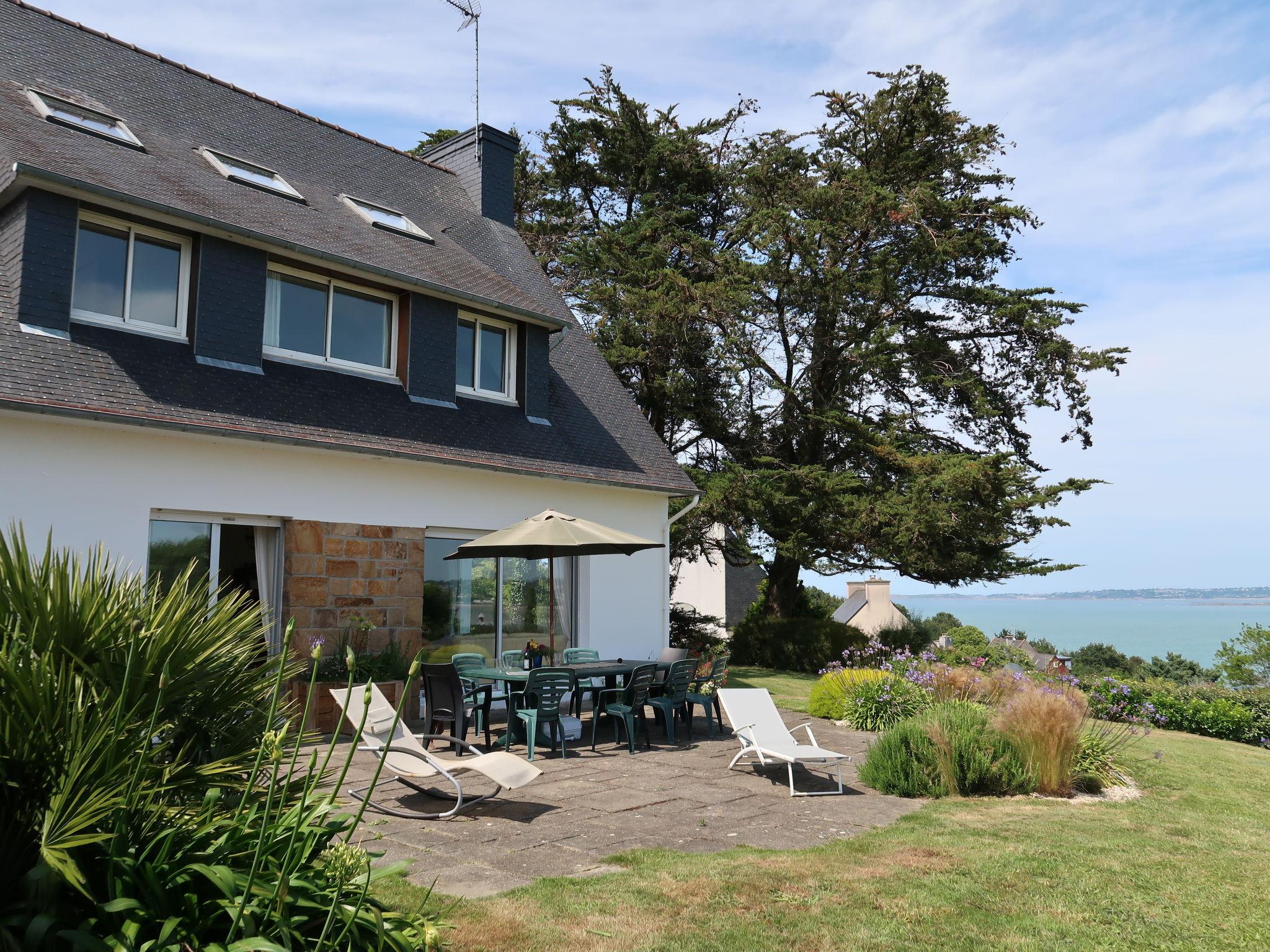 Photo 33 - Maison de 6 chambres à Plestin-les-Grèves avec jardin et terrasse