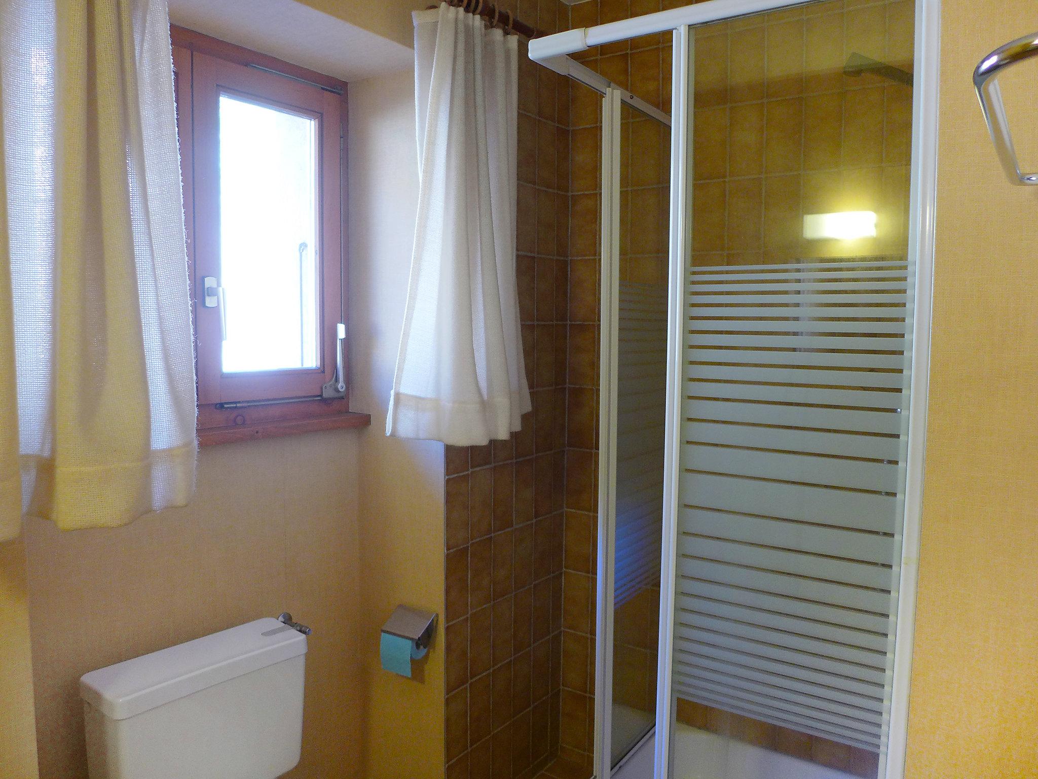 Foto 10 - Appartamento con 2 camere da letto a Orsières con piscina e vista sulle montagne