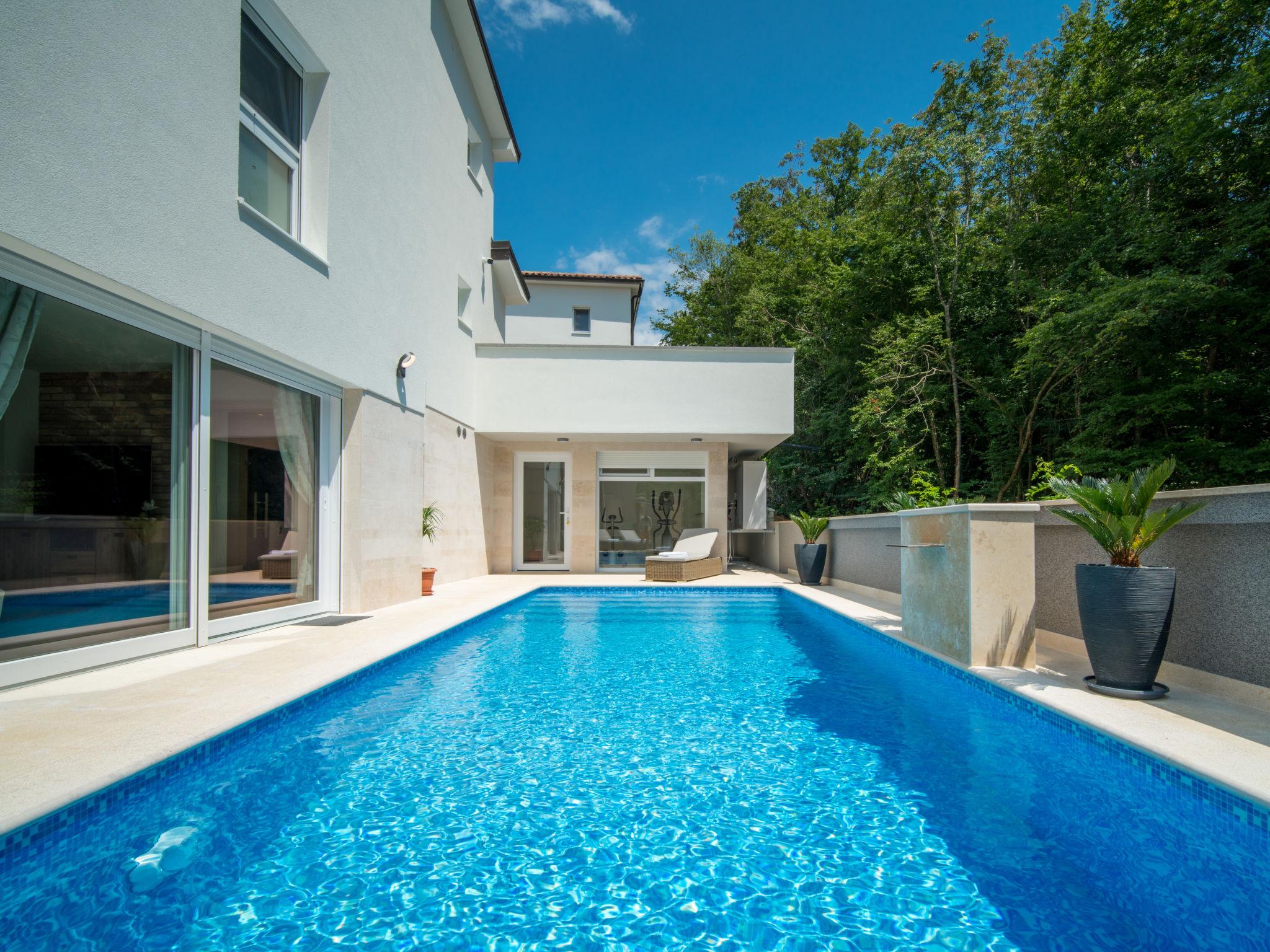 Photo 1 - Maison de 4 chambres à Dobrinj avec piscine privée et vues à la mer