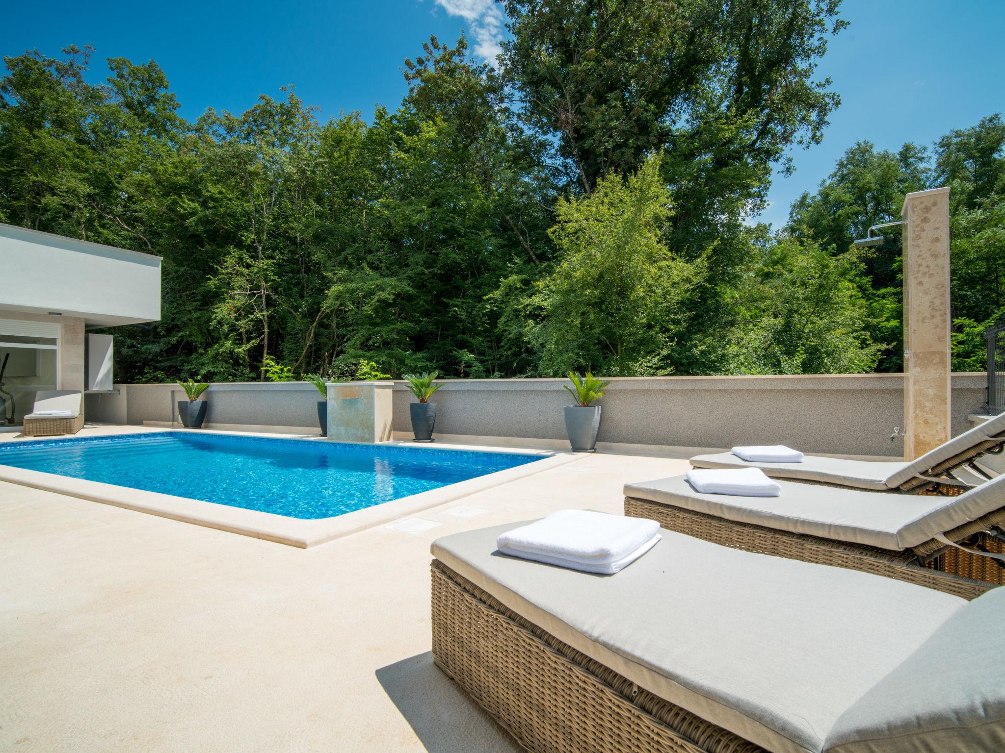 Foto 20 - Casa de 4 habitaciones en Dobrinj con piscina privada y vistas al mar