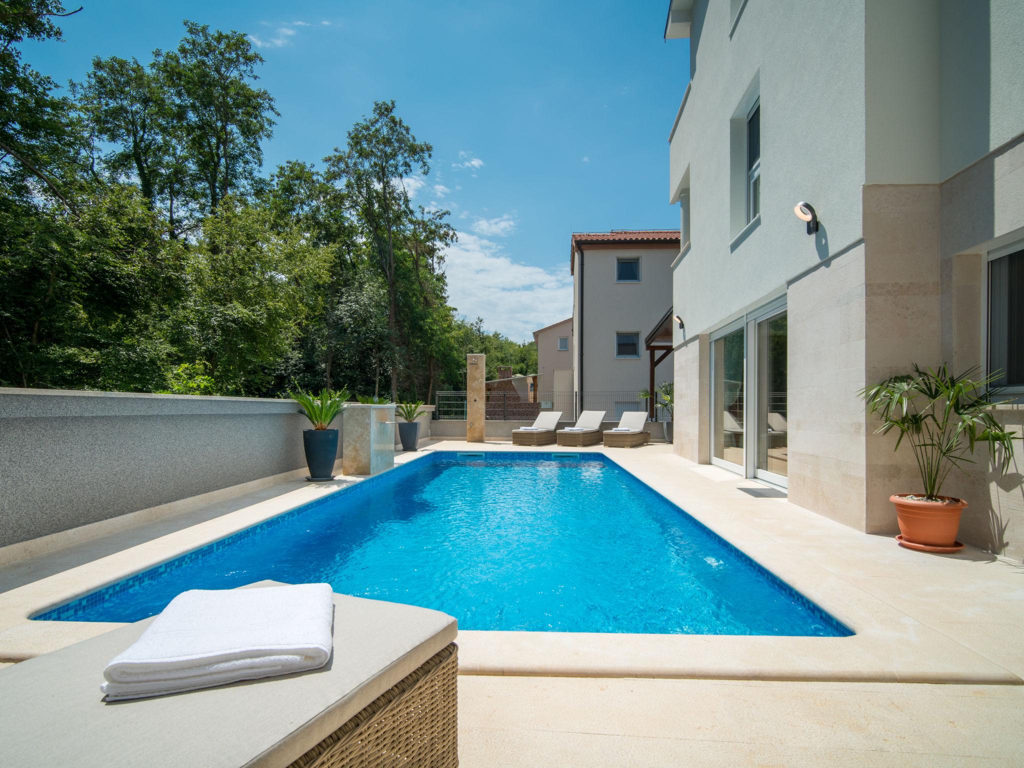 Photo 36 - Maison de 4 chambres à Dobrinj avec piscine privée et jardin