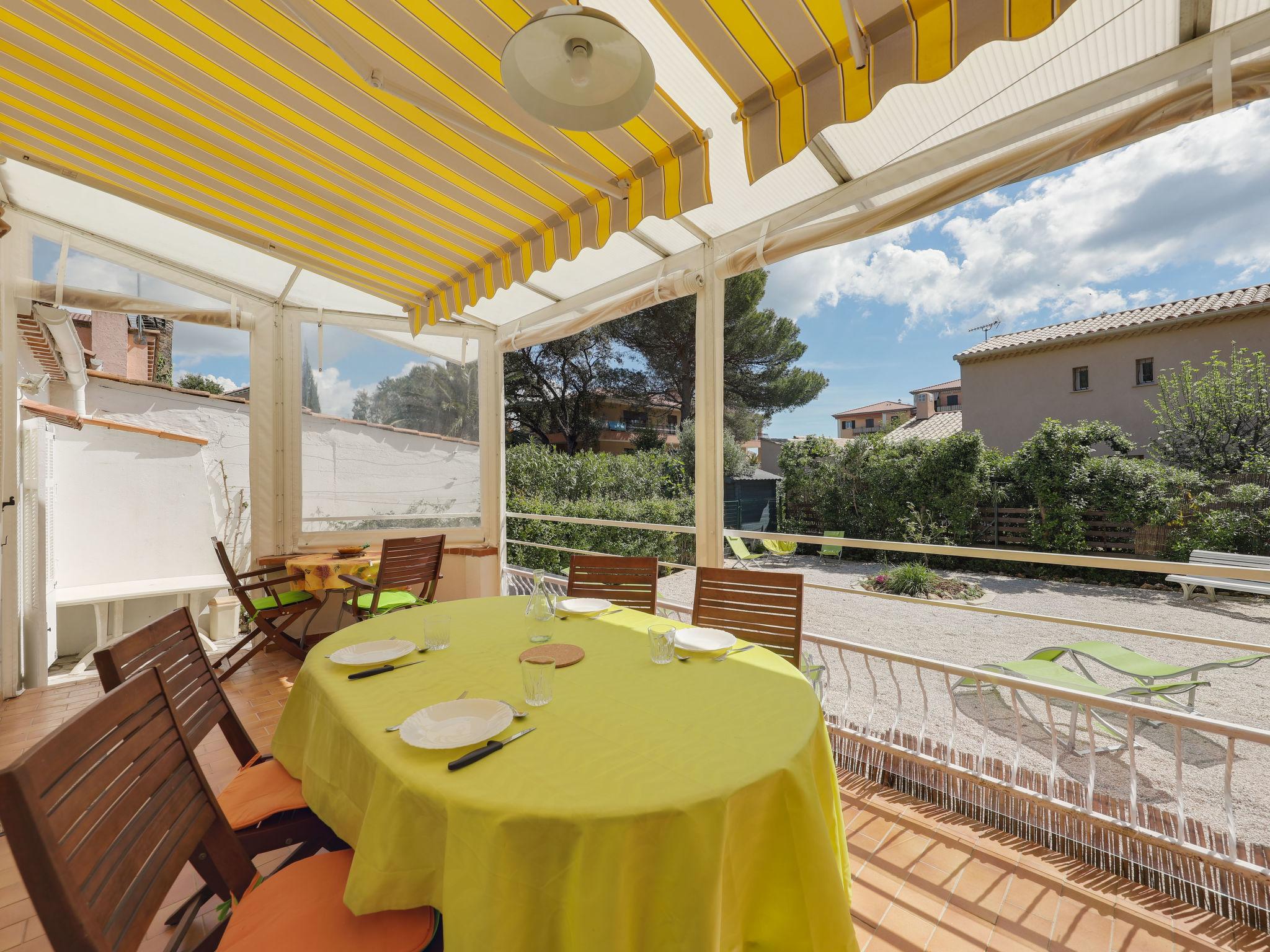Foto 2 - Casa de 2 quartos em Fréjus com jardim e vistas do mar