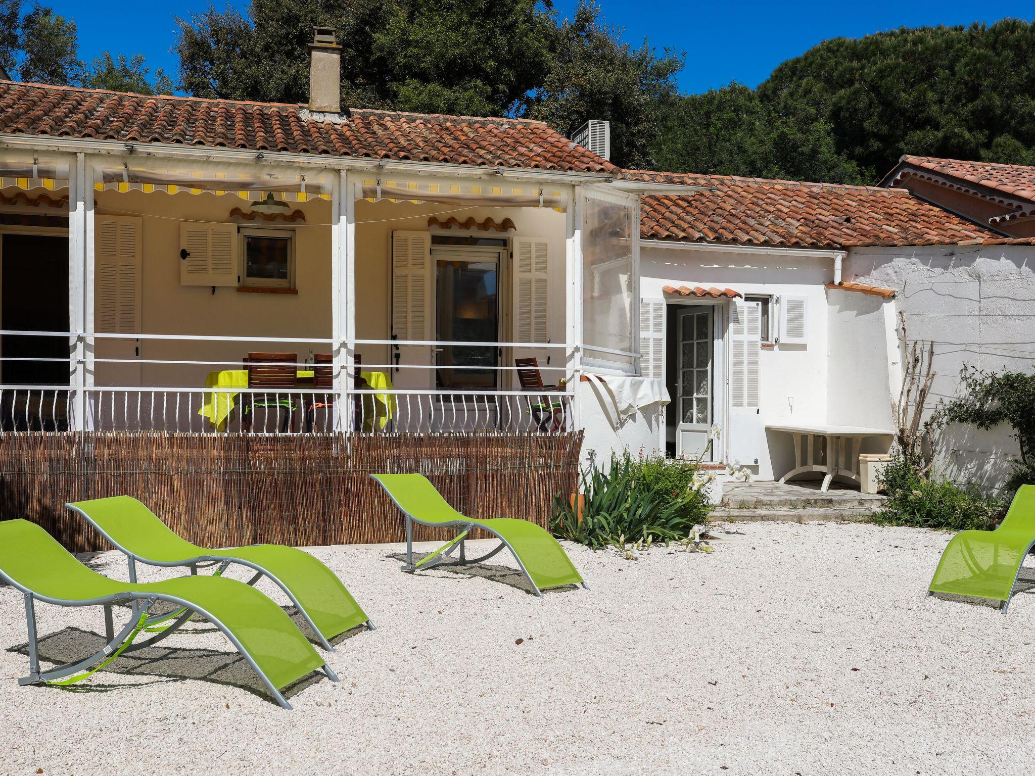 Foto 18 - Casa con 2 camere da letto a Fréjus con giardino e vista mare