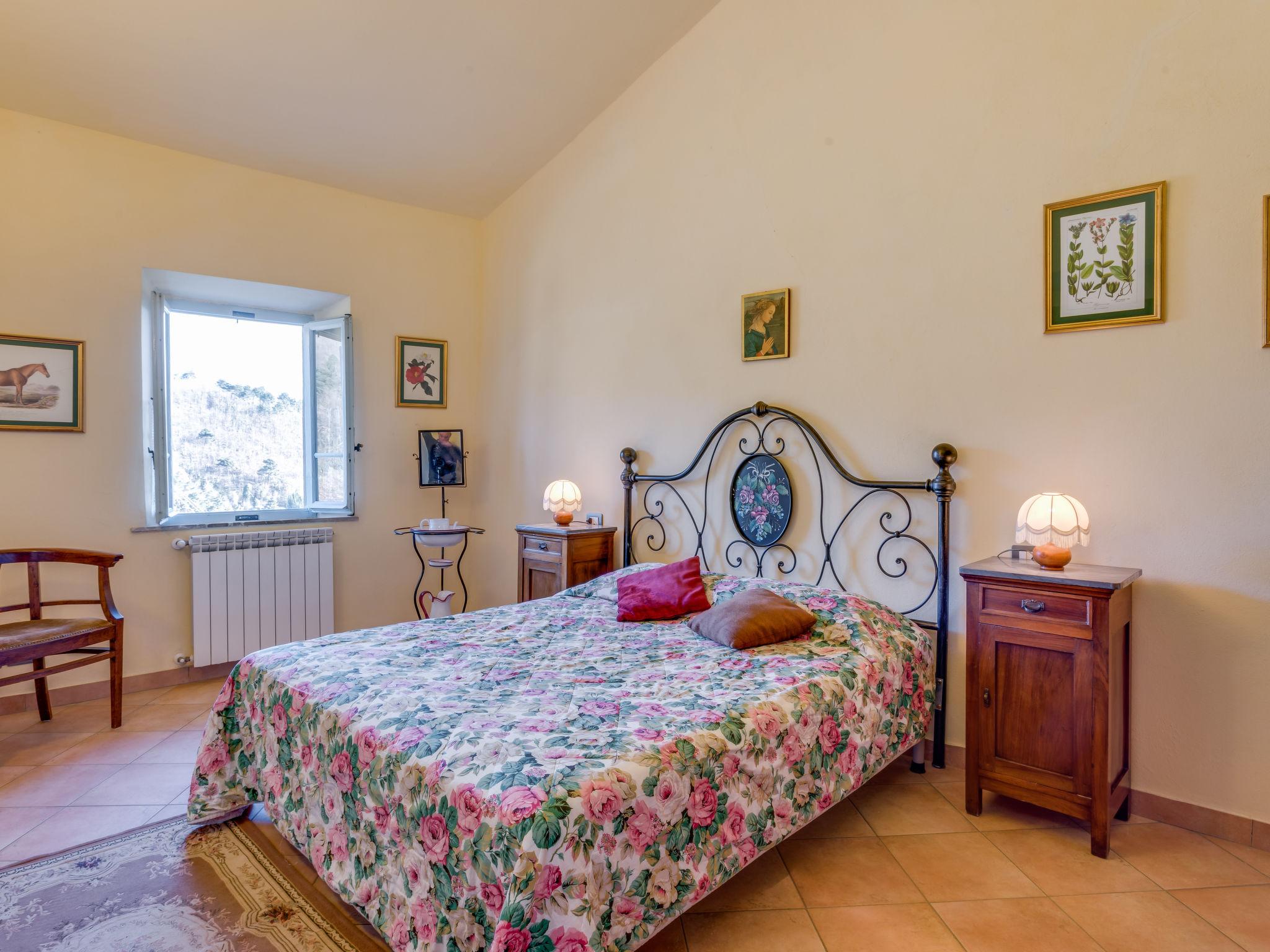 Foto 4 - Appartamento con 2 camere da letto a Lamporecchio con piscina e giardino