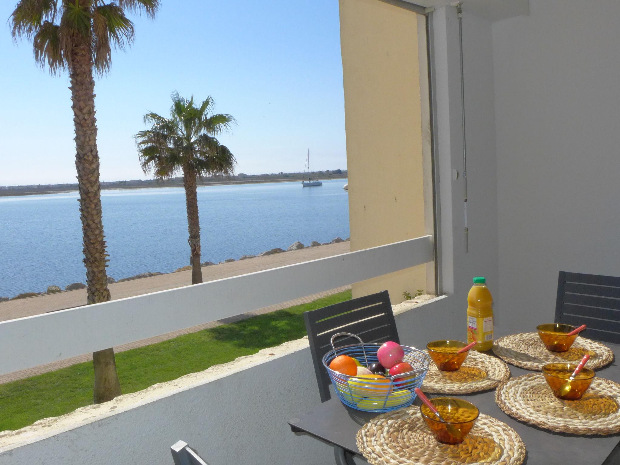 Photo 1 - 1 bedroom Apartment in Gruissan with sea view