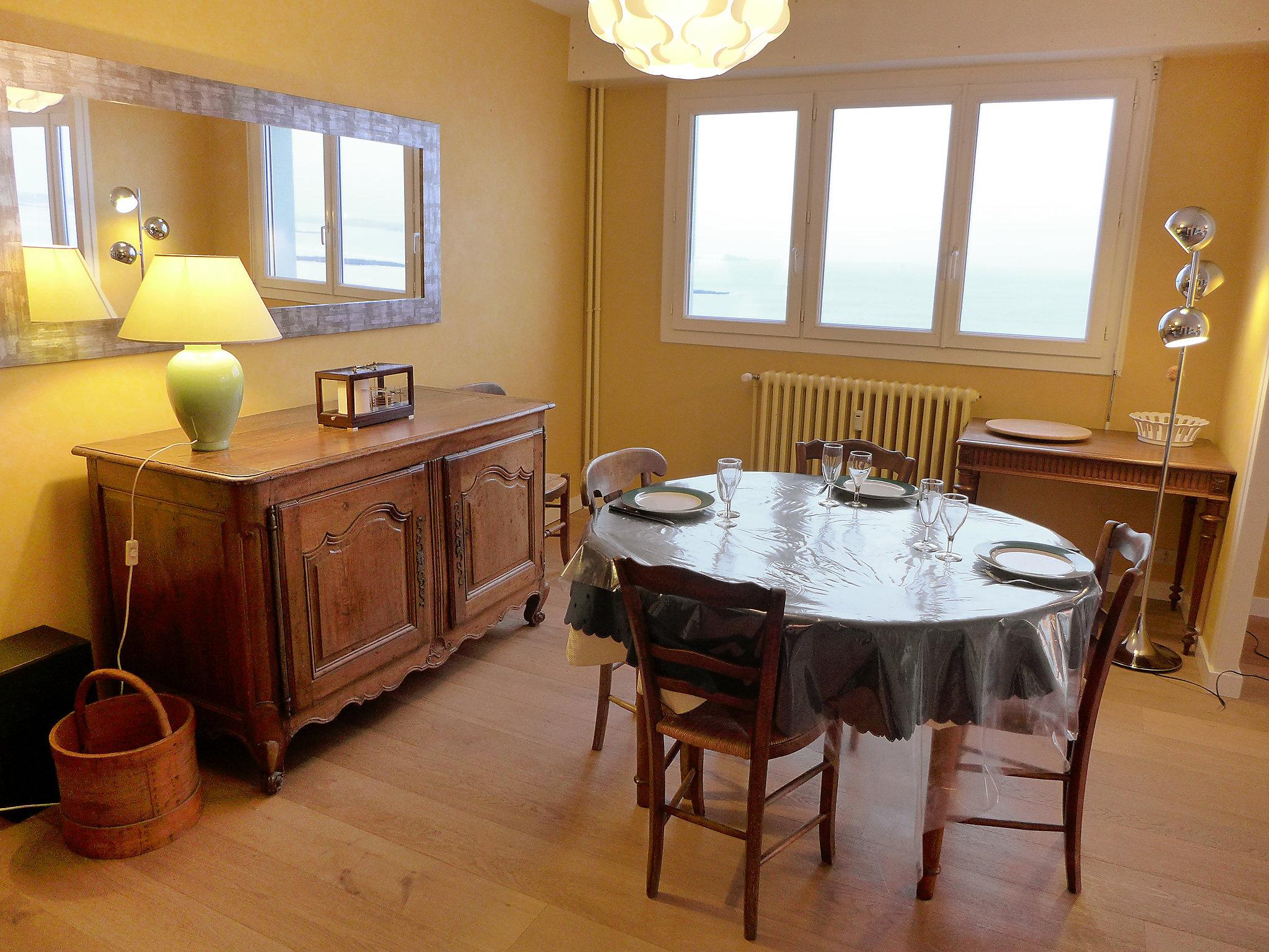 Foto 6 - Apartamento de 3 quartos em Saint-Malo com vistas do mar