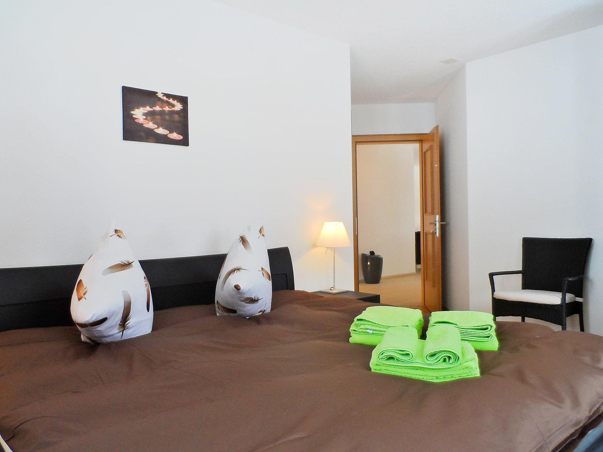 Foto 7 - Appartamento con 4 camere da letto a Leukerbad con sauna e vasca idromassaggio