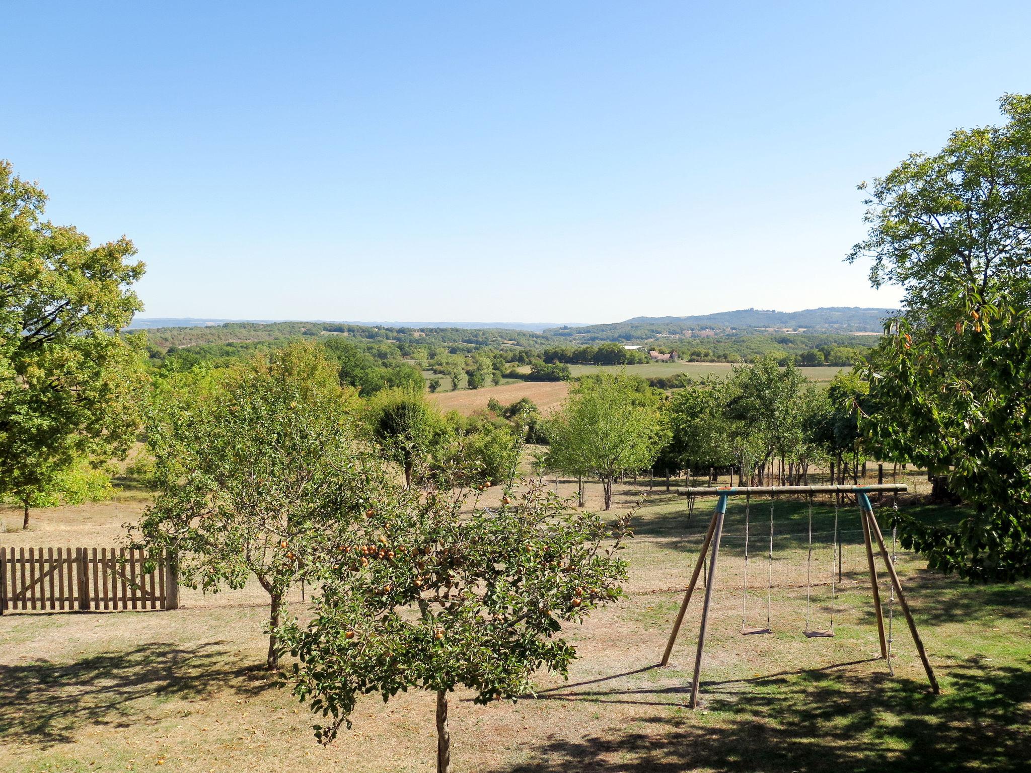 Photo 23 - Maison de 2 chambres à Loubressac avec piscine privée et jardin