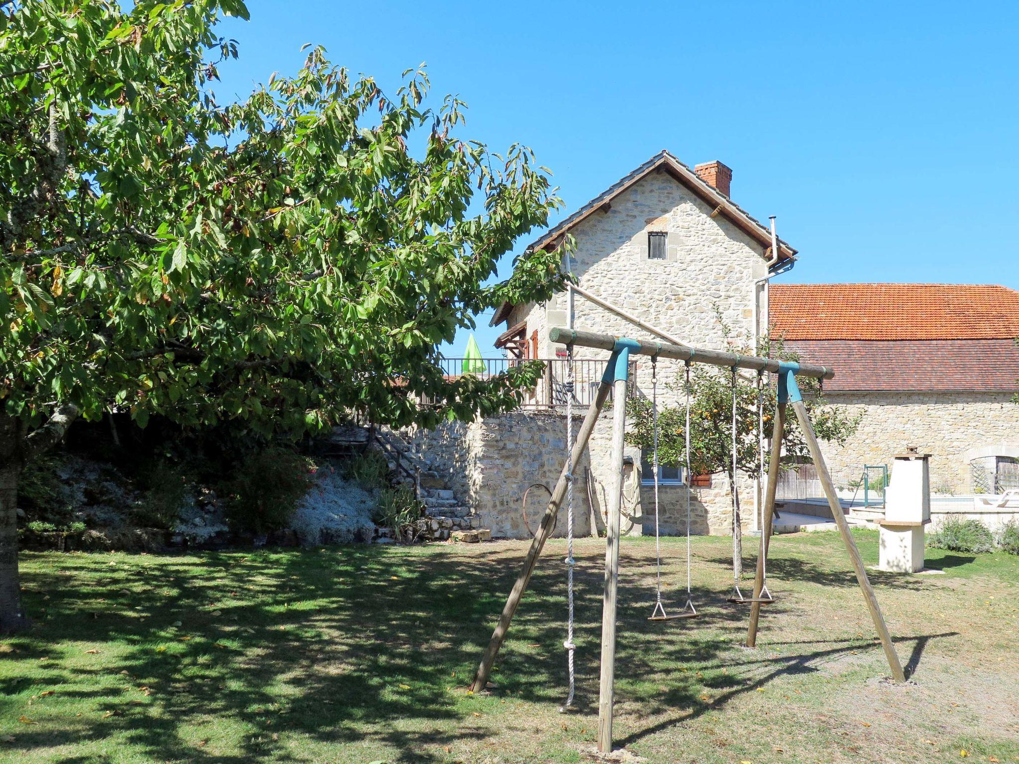 Photo 22 - Maison de 2 chambres à Loubressac avec piscine privée et jardin