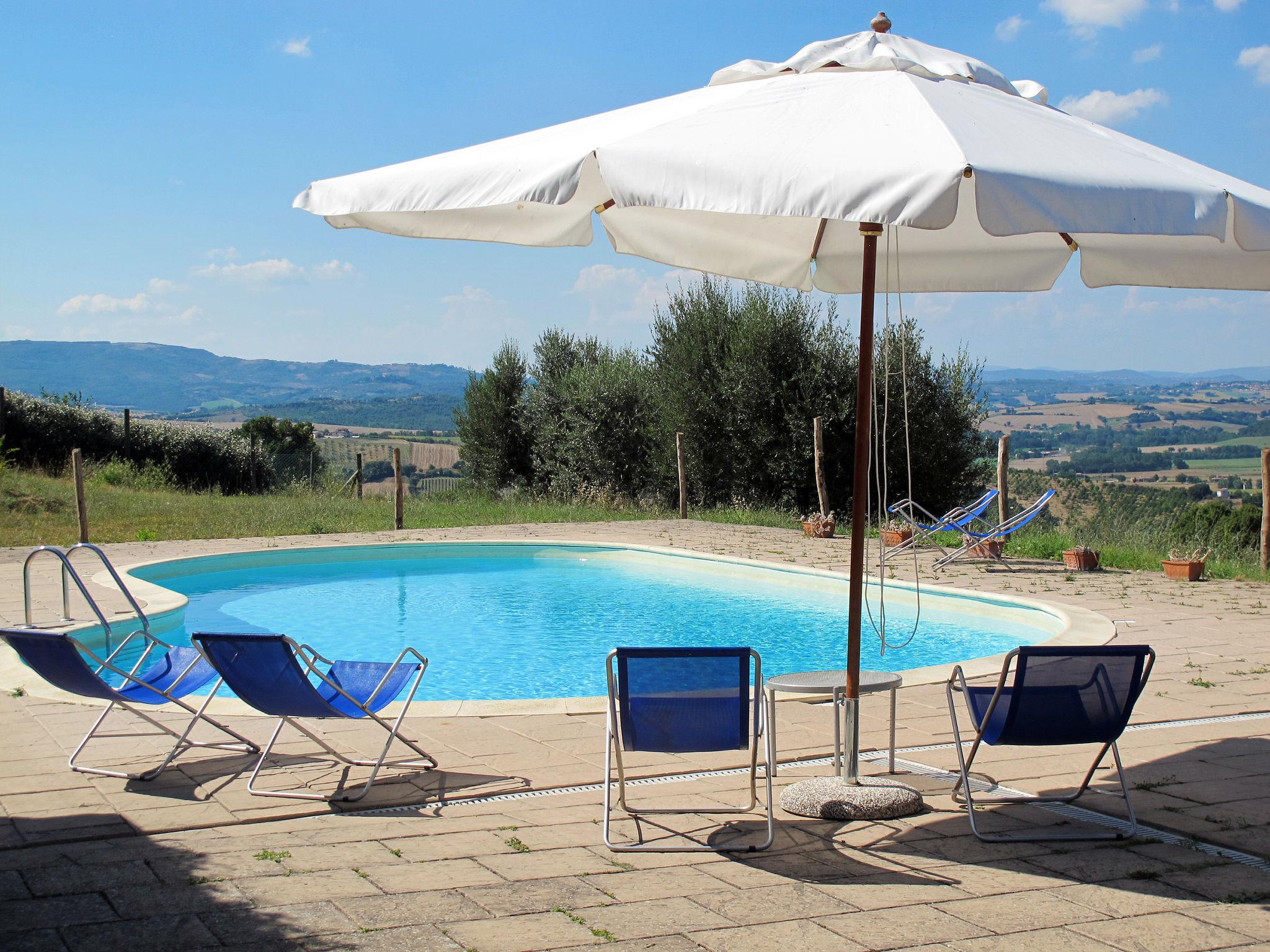 Photo 2 - 2 bedroom Apartment in San Venanzo with swimming pool and garden