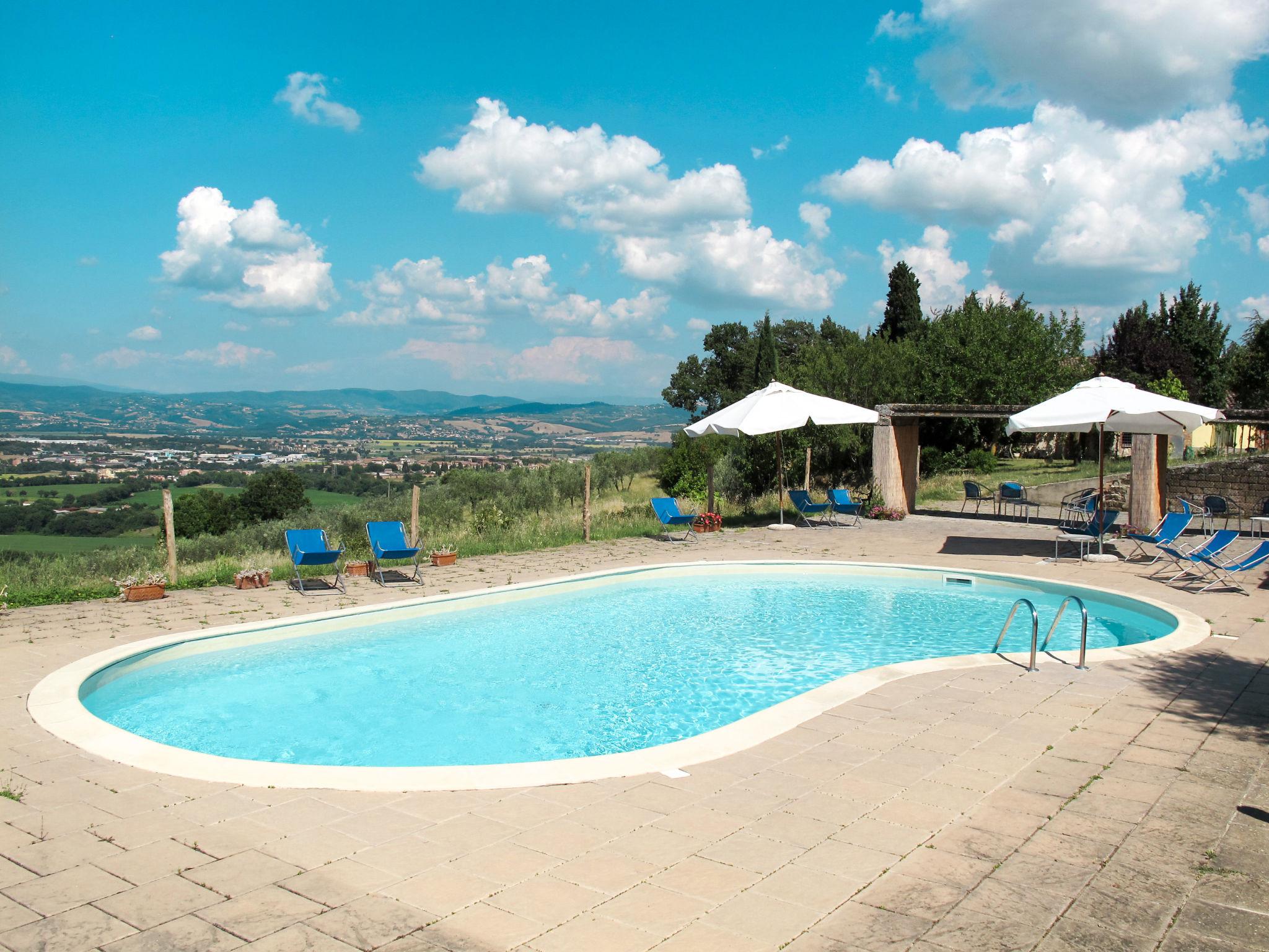 Photo 3 - 2 bedroom Apartment in San Venanzo with swimming pool and garden