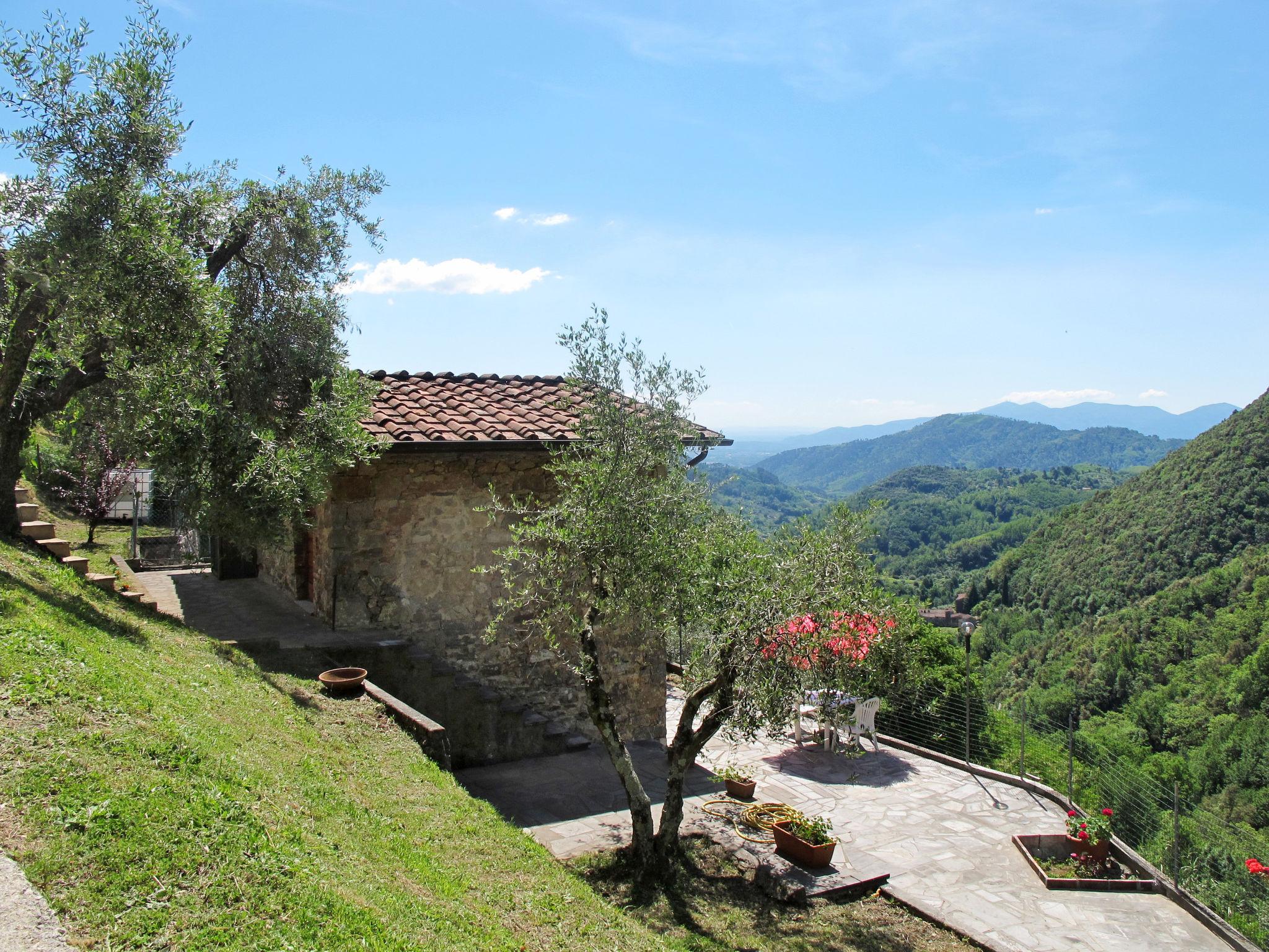 Photo 1 - Maison de 1 chambre à Pescaglia avec jardin et terrasse