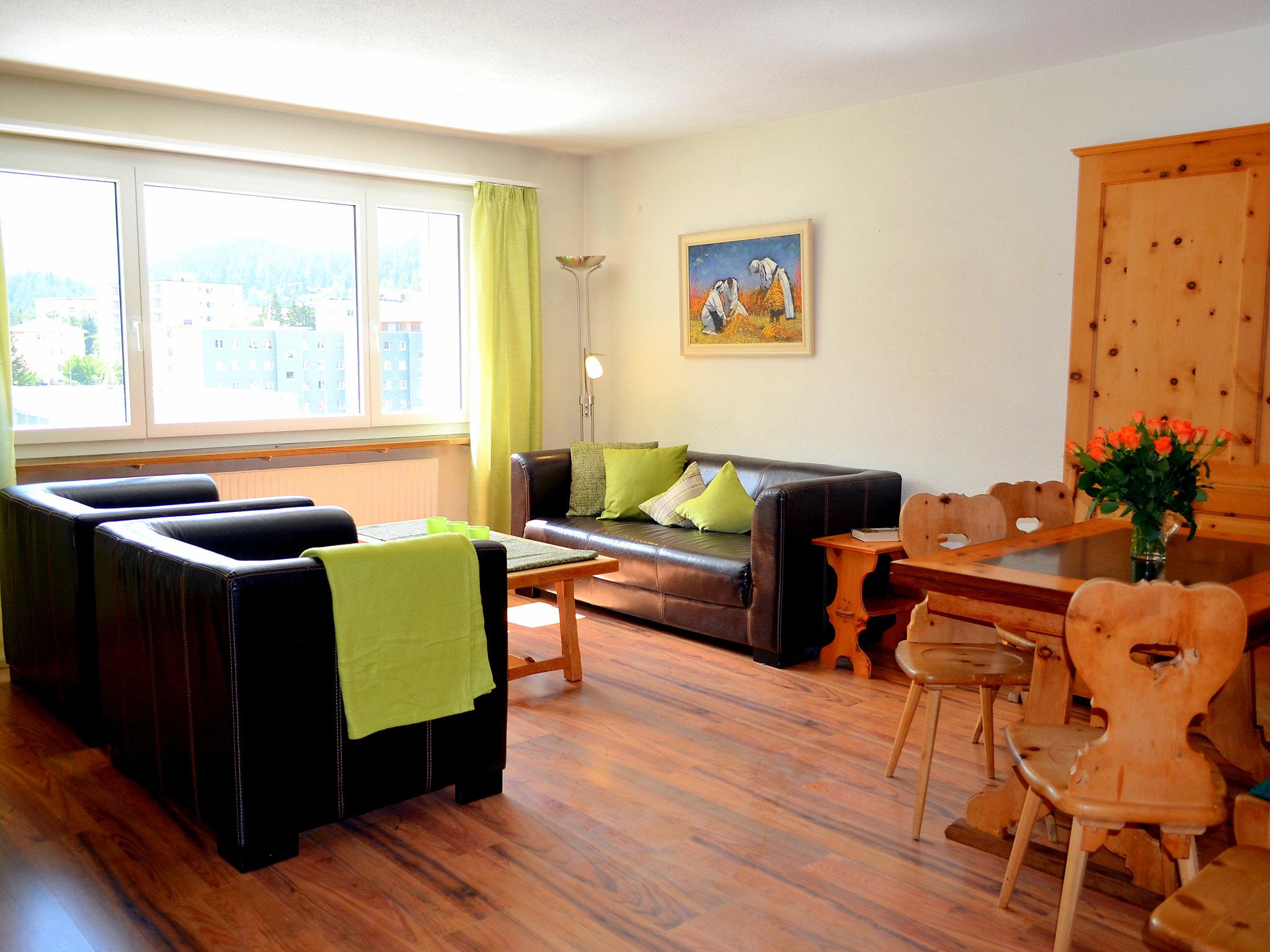 Foto 3 - Apartamento de 3 habitaciones en Sankt Moritz con jardín