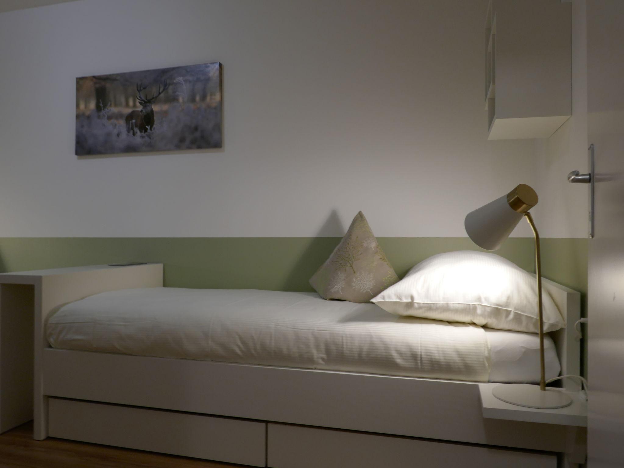 Foto 2 - Appartamento con 3 camere da letto a Sankt Moritz con vista sulle montagne