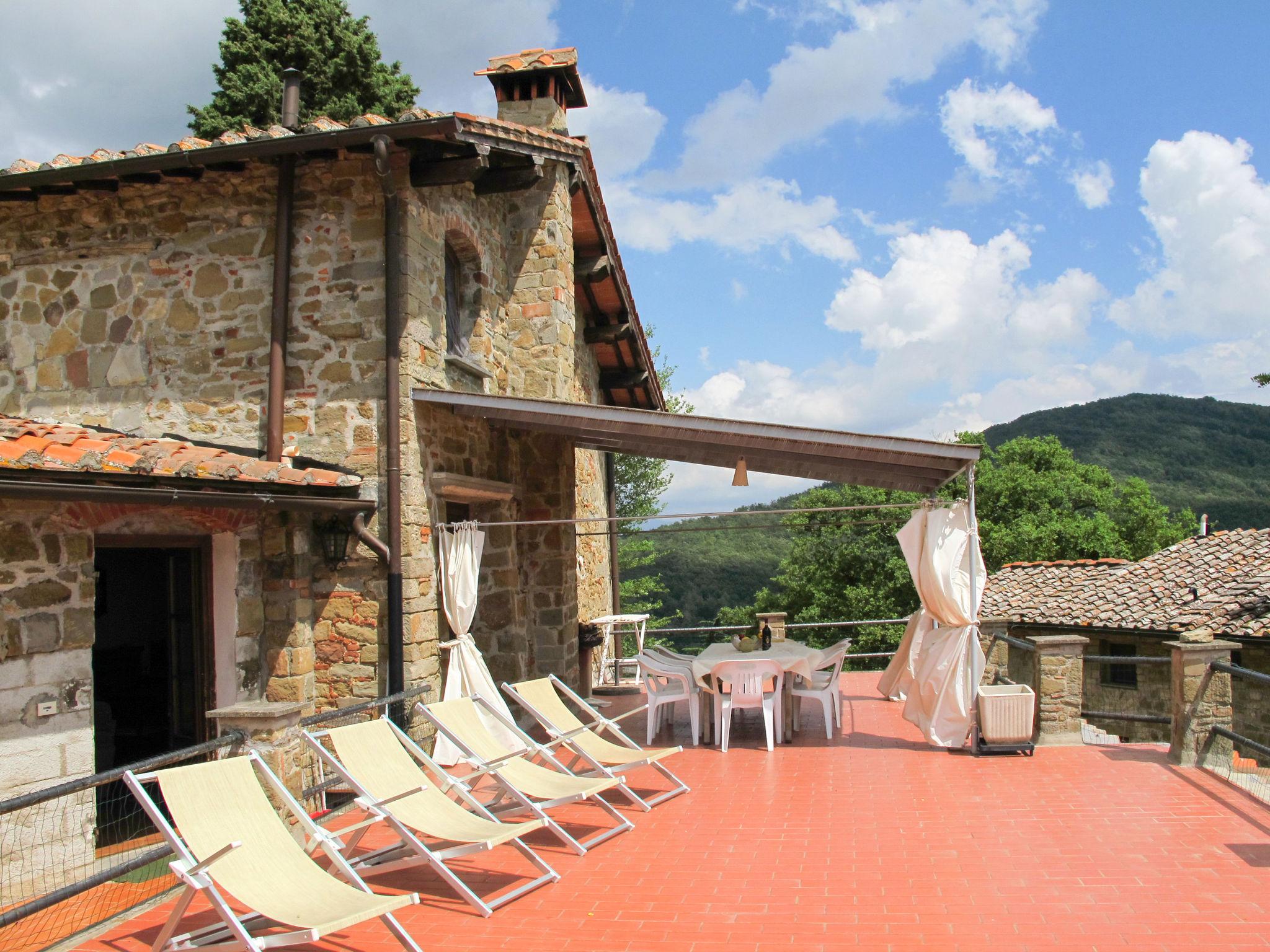 Foto 1 - Casa de 4 quartos em Greve in Chianti com piscina e jardim