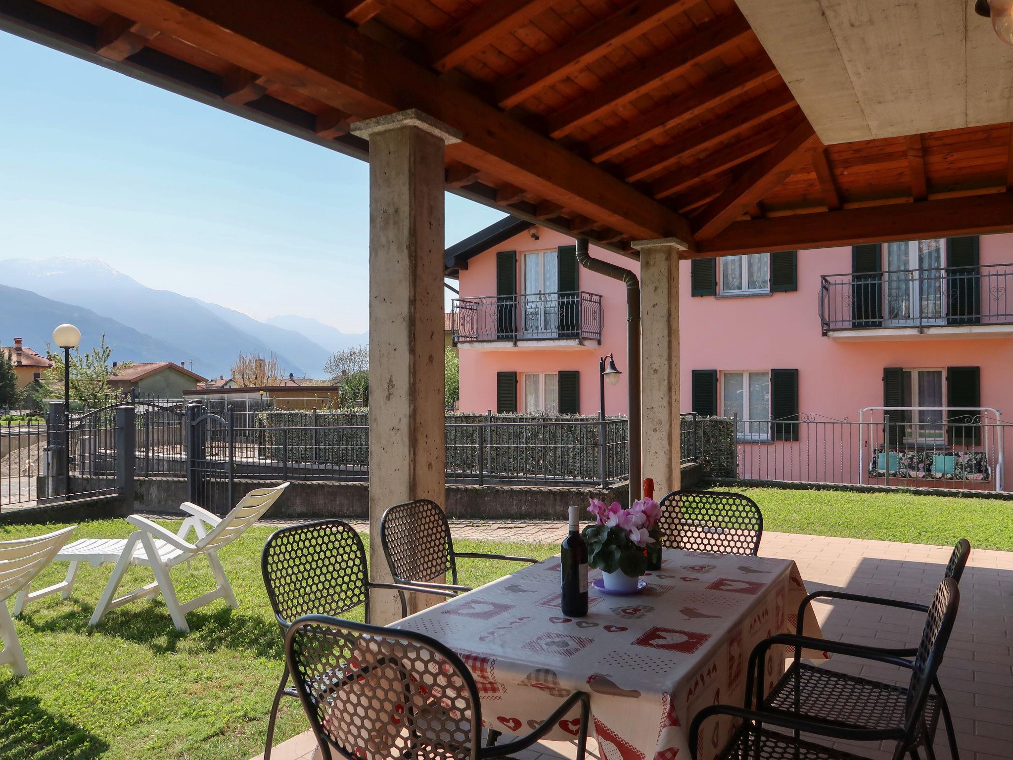 Foto 6 - Haus mit 3 Schlafzimmern in Dongo mit terrasse und blick auf die berge