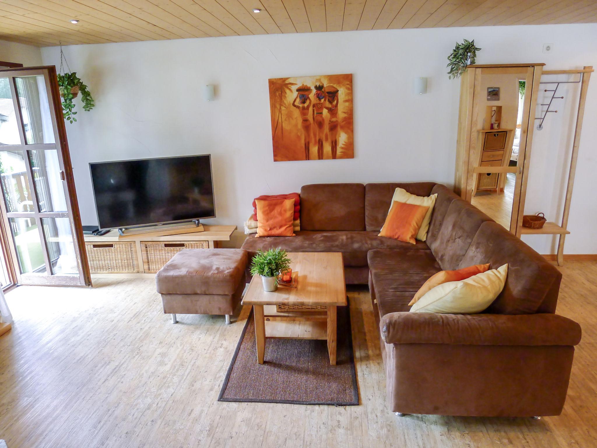 Photo 3 - 3 bedroom Apartment in Albula/Alvra with garden and mountain view